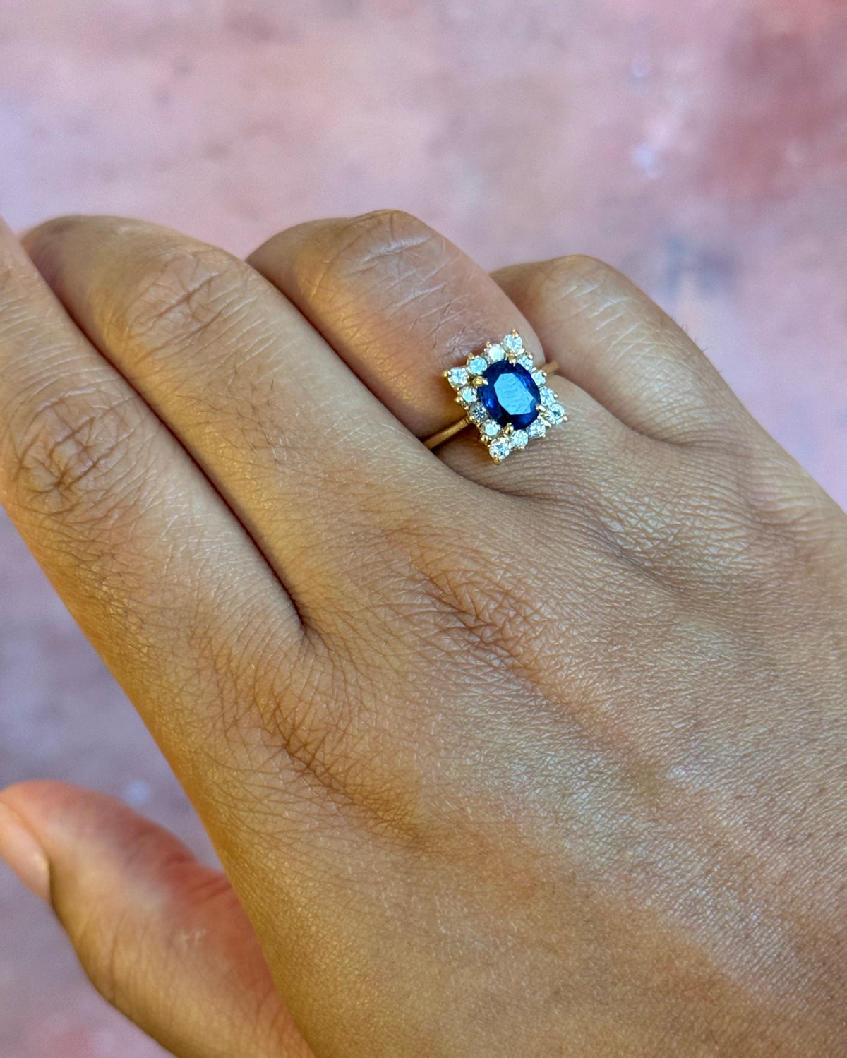 Anillo Margarita Zafiro de 1.71 quilates y Diamantes de 0.26 quilates "Zélie"