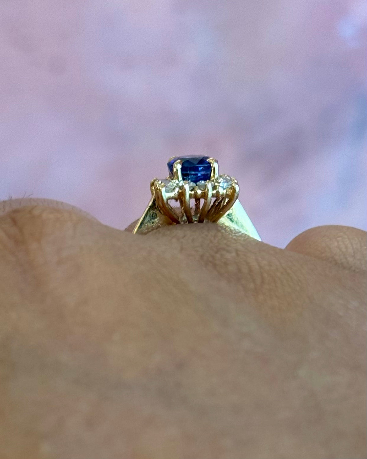 Anillo Margarita Zafiro de 1.71 quilates y Diamantes de 0.26 quilates "Zélie"
