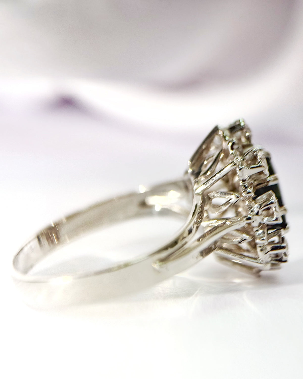 Bague Marguerite Saphir 1.20 carat & Diamants "Julienne"