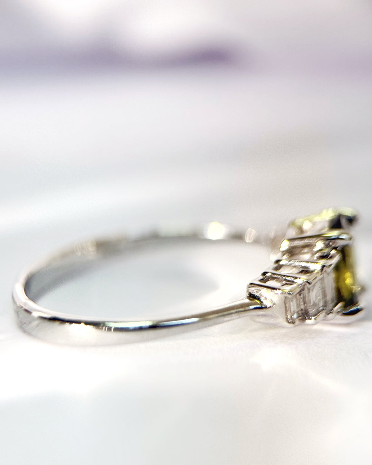 Bague Trilogie Saphir Vert 1.02 carat & Diamants "Fabia"