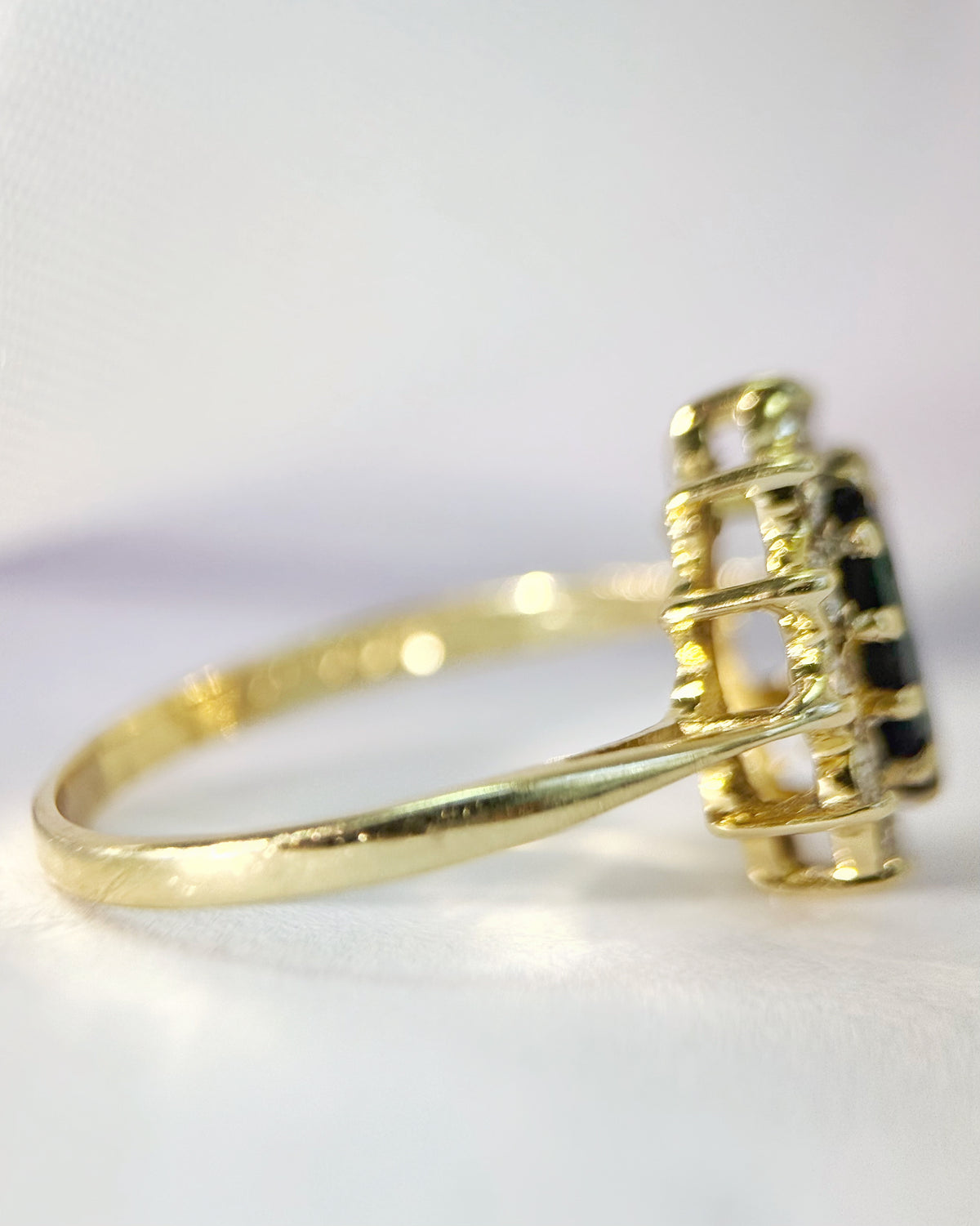 Bague Marguerite Saphir 1.30 carat & Diamants "Bernadette"