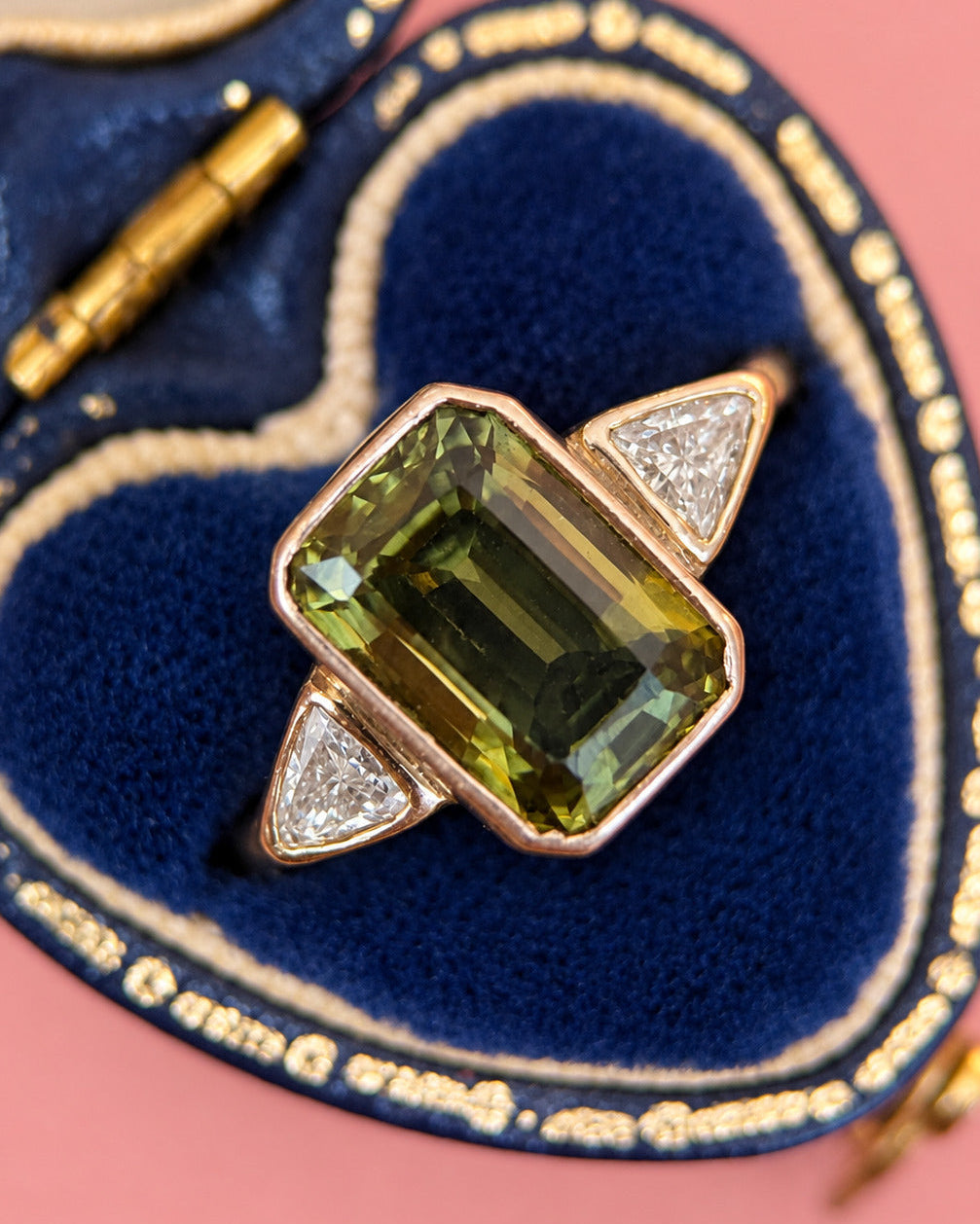 Bague Trilogie Saphir Polychrome 3.79 carats & Diamants 0.32 carat 5.37g "Olivia"