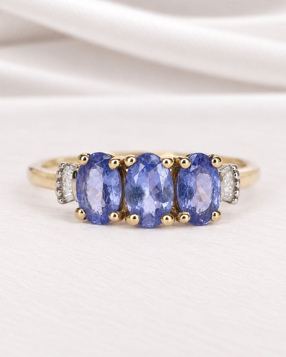 Anillo trilogía de tanzanitas de 1.63 quilates y diamantes «Flore»