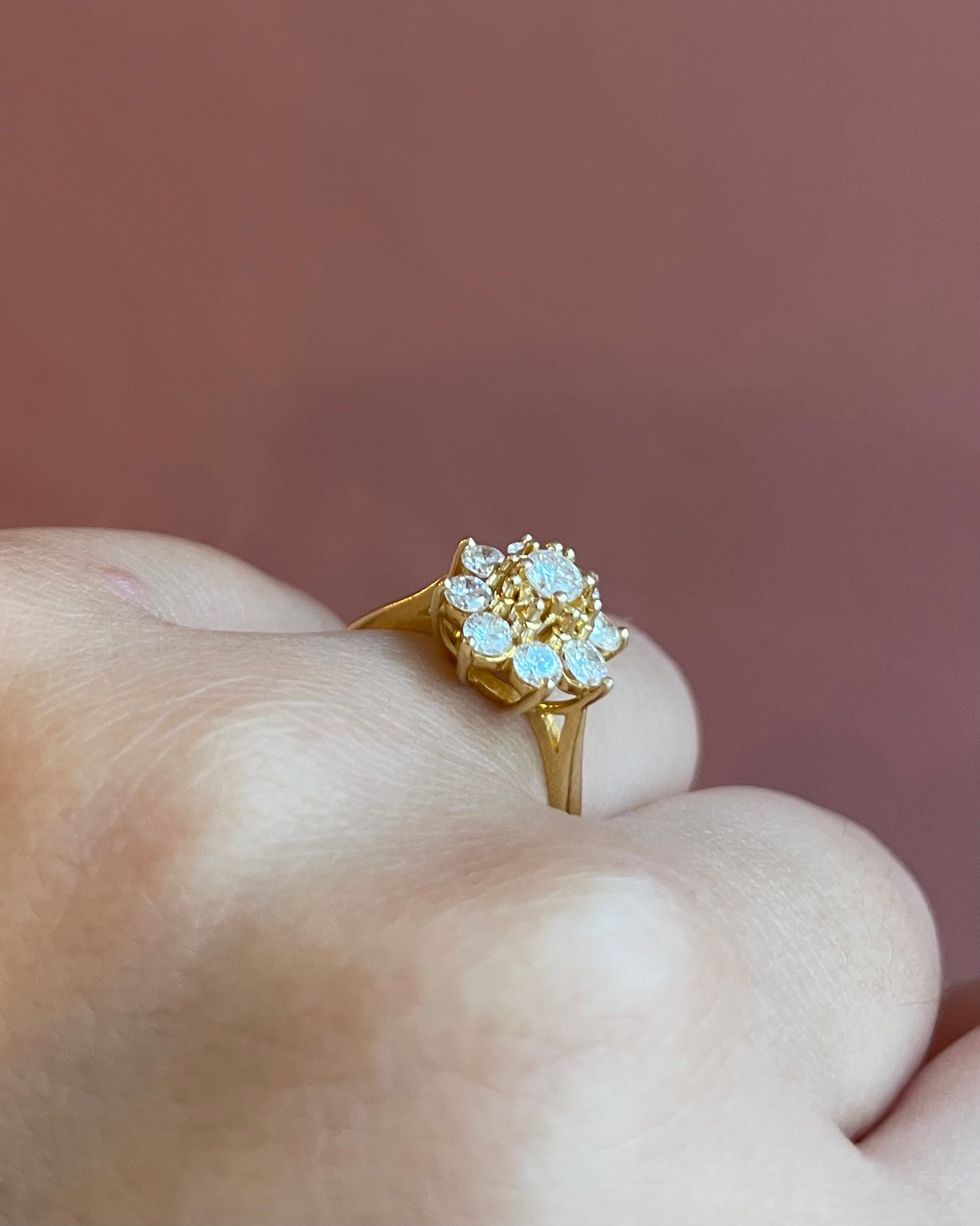 Bague Marguerite Diamants 0.71 carat “Linda”