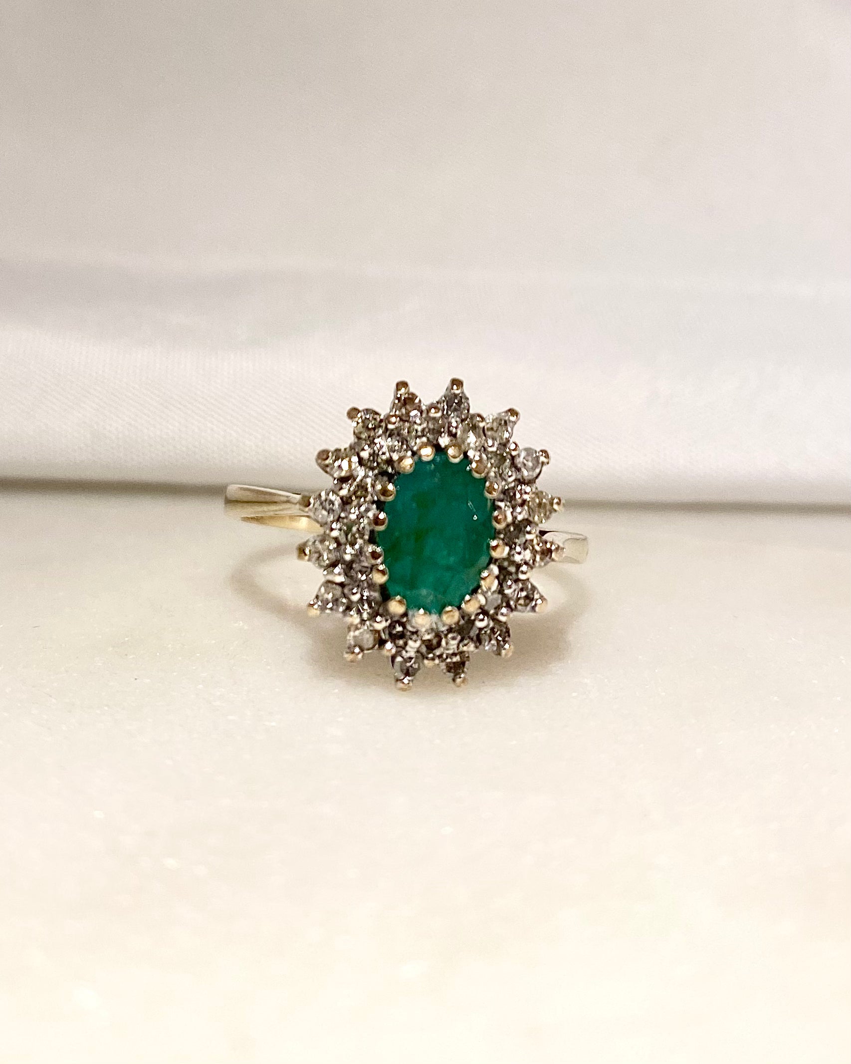 Bague Marguerite Émeraude & 32 Diamants "Alina"