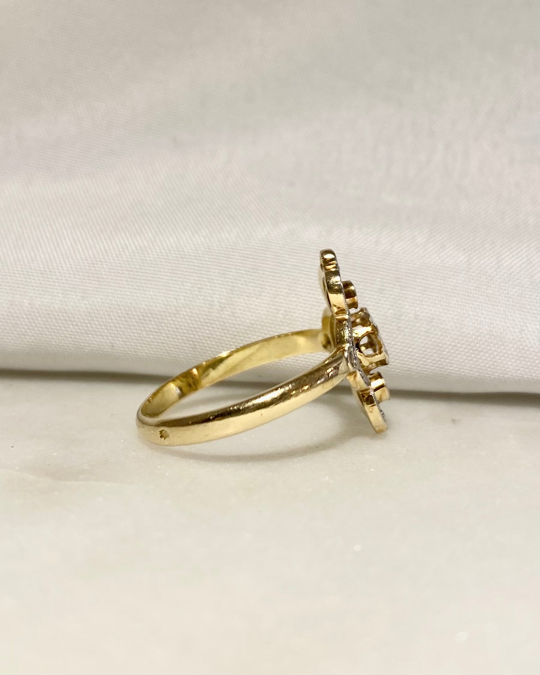 Marquise Art-Deco Diamond Ring "Doria"