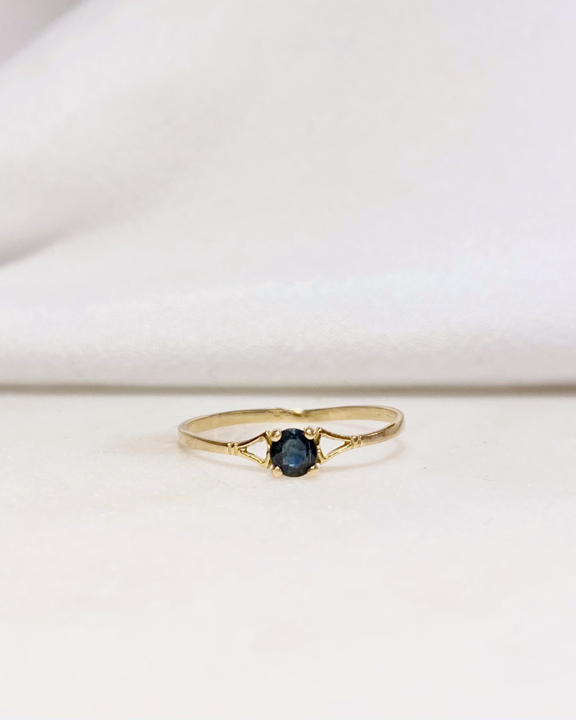 Bague Solitaire Saphir 0.20 carat "Lauraline"