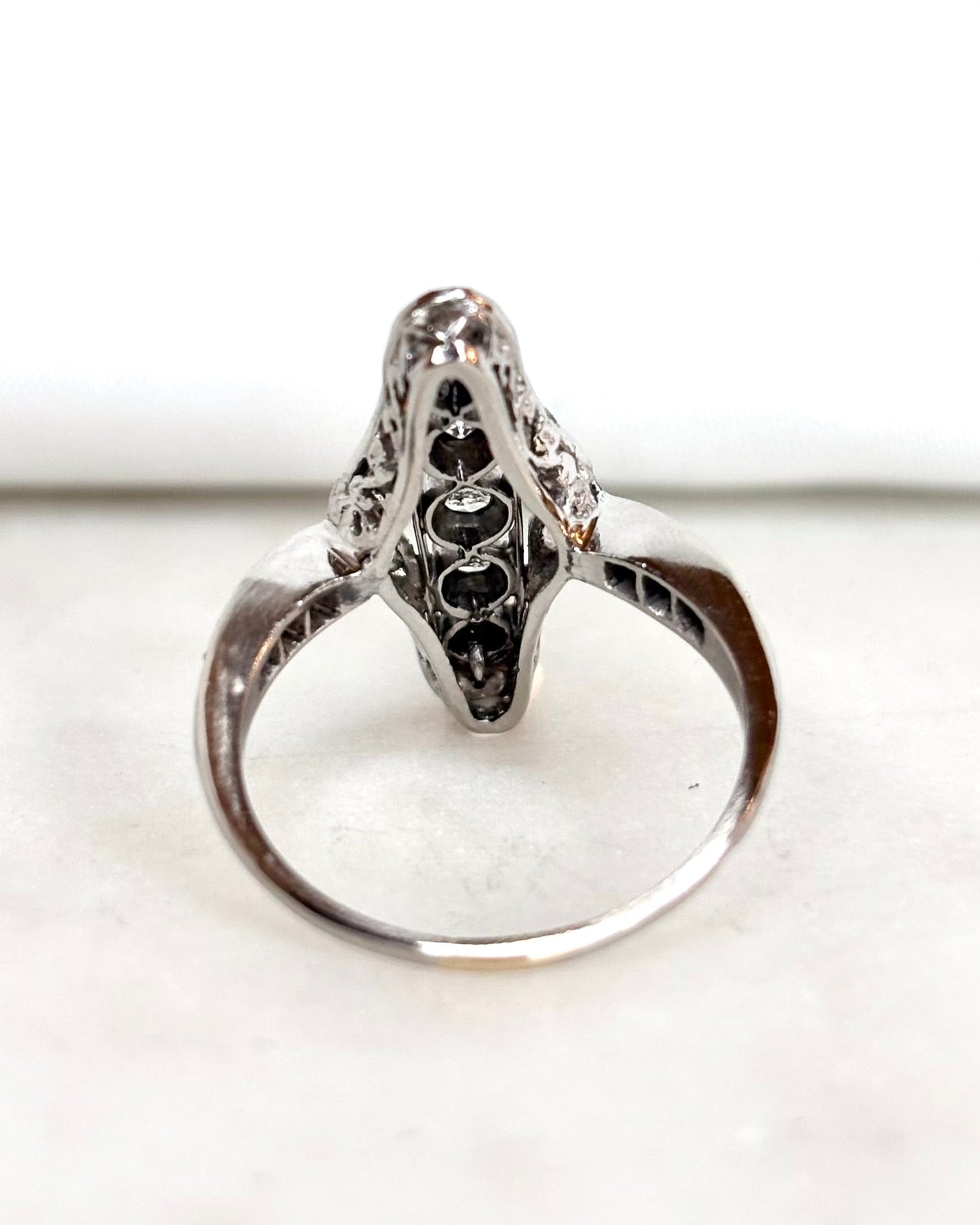 Bague Marquise Art Déco 19 Diamants "Josianne"
