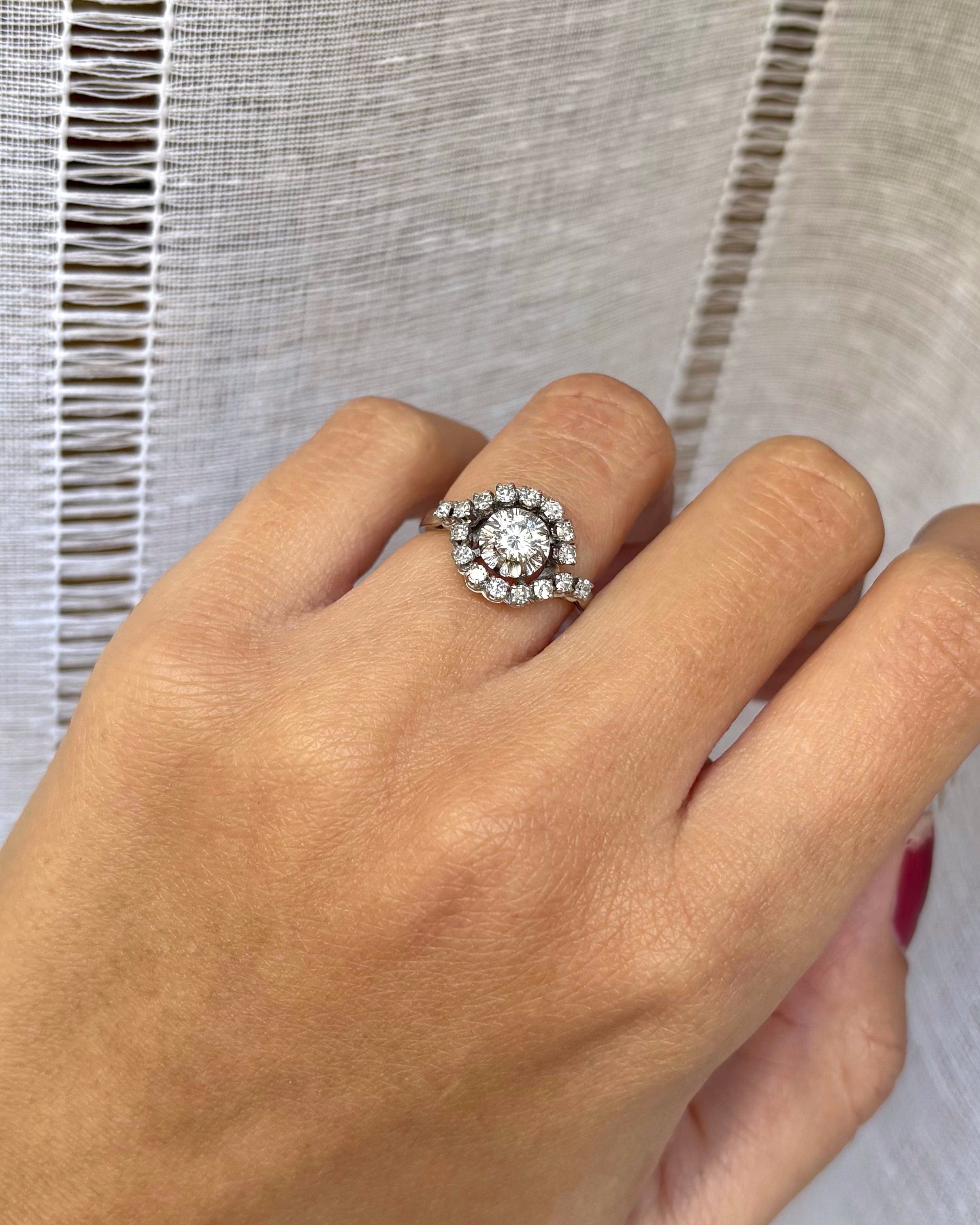 Bague Art Déco Diamants 0.85 carat "Cassiopée"