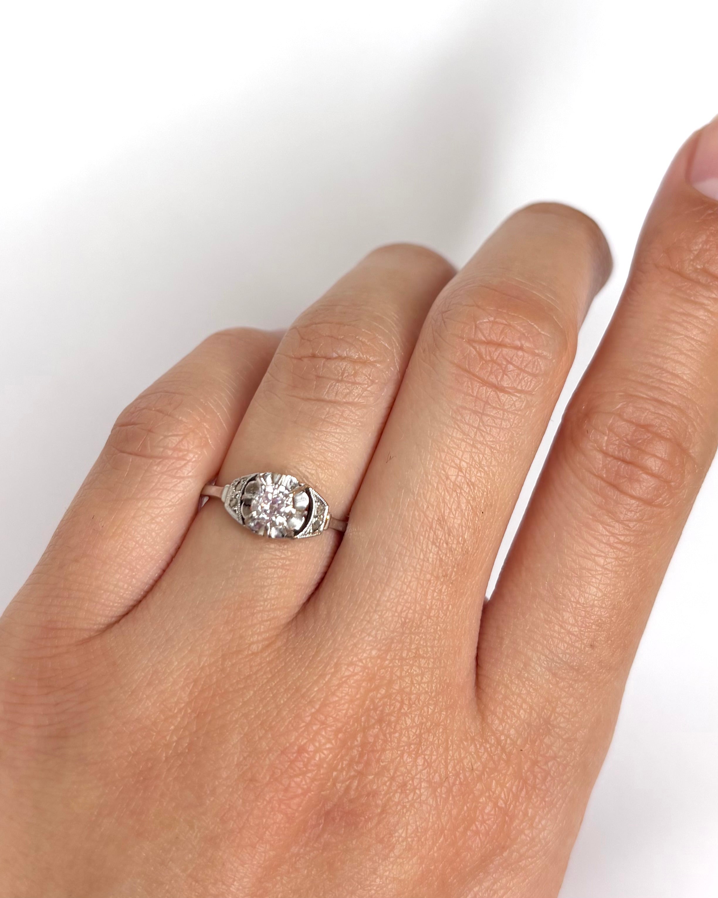 Art Deco Diamond Ring "Esmeralda"