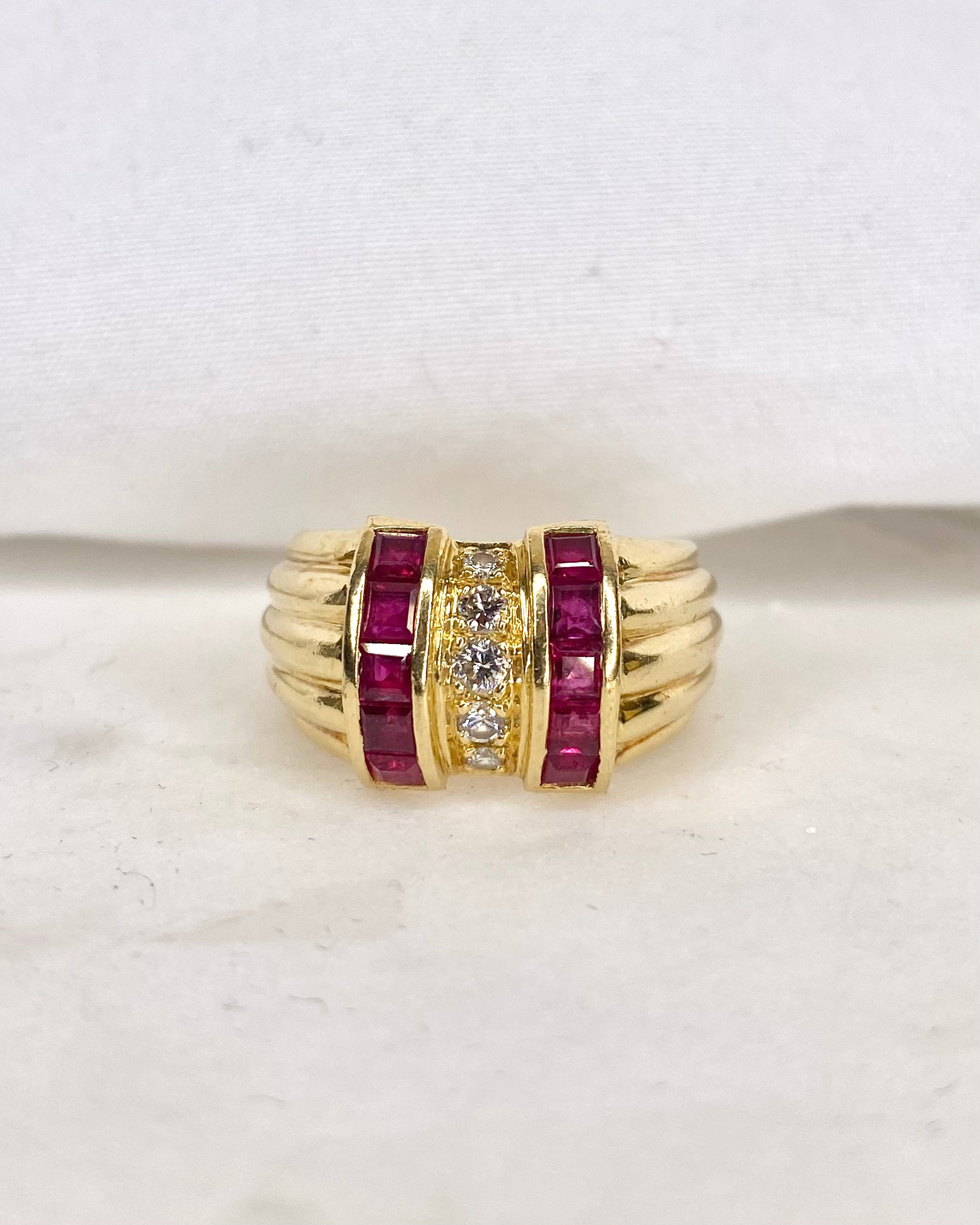 Bague Jonc Rubis, Diamants & Or 7.80g "Joelle"