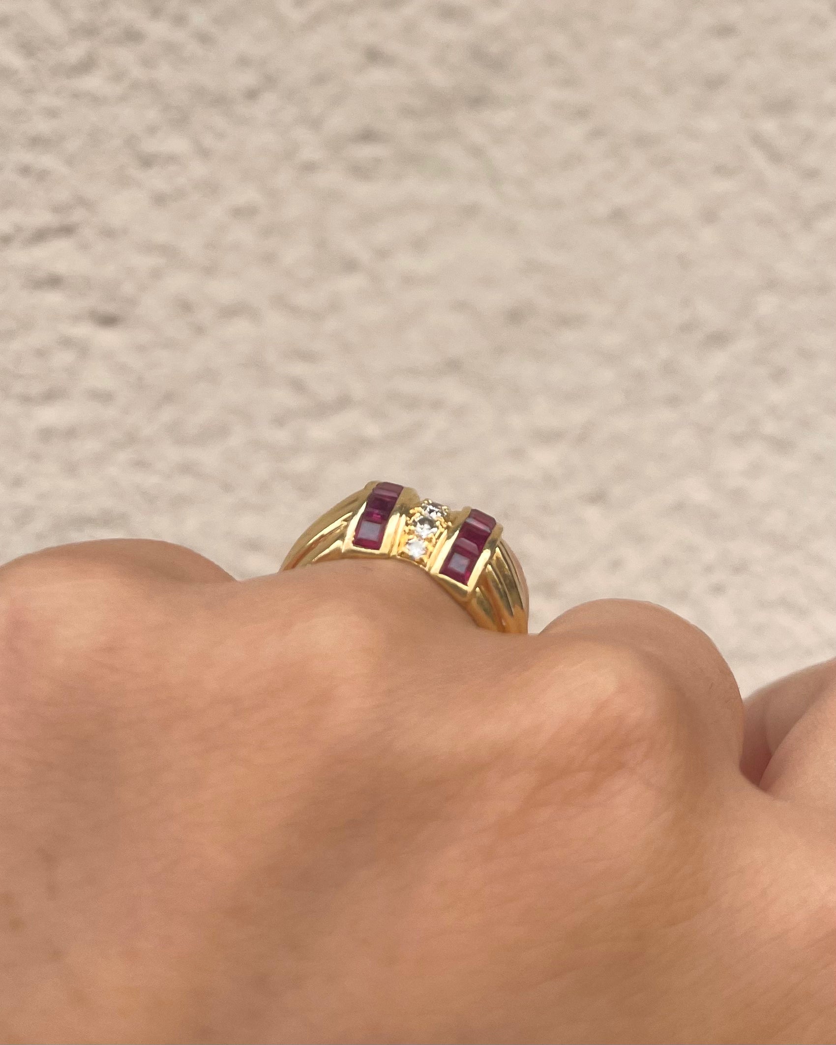 Bague Jonc Rubis, Diamants & Or 7.80g "Joelle"