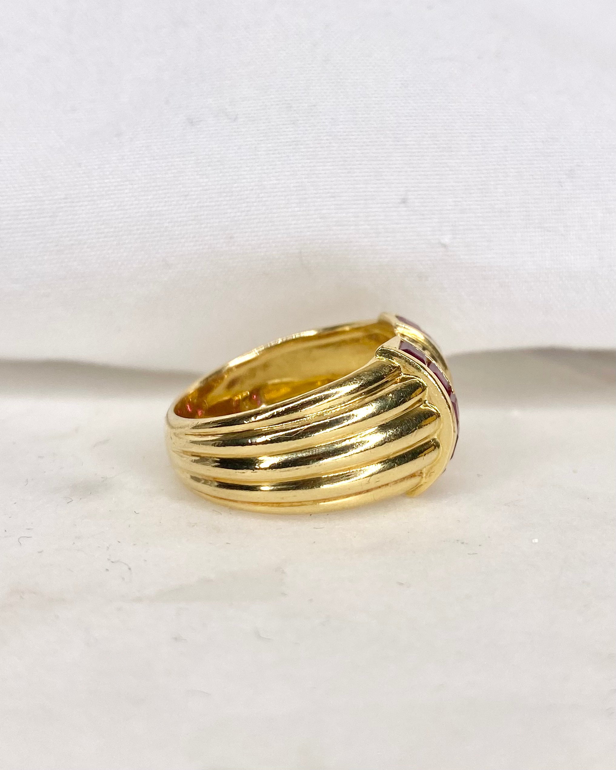 Bague Jonc Rubis, Diamants & Or 7.80g "Joelle"