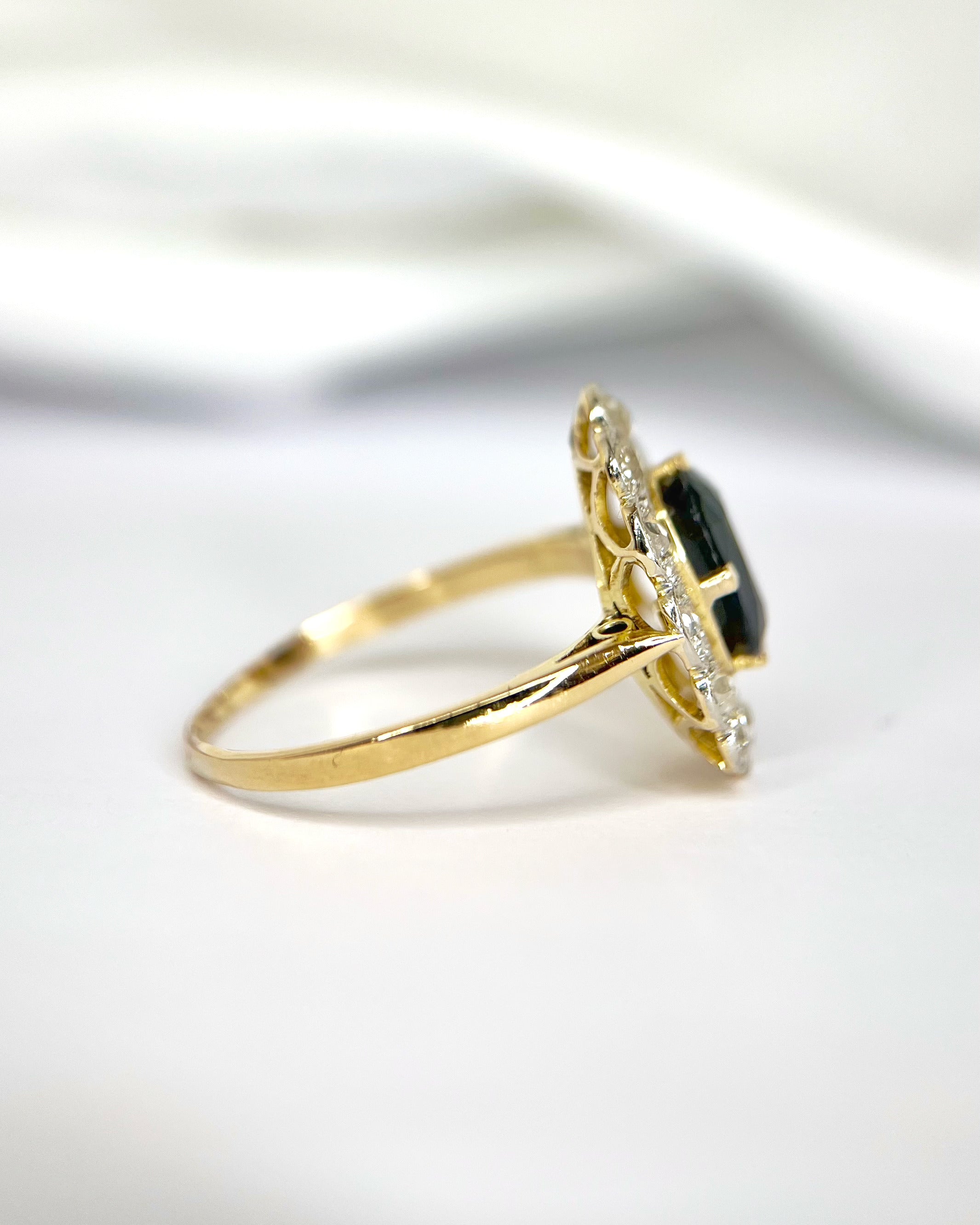 “Nastasia” 1.70-carat Sapphire & 0.43-carat Diamond Marguerite Ring