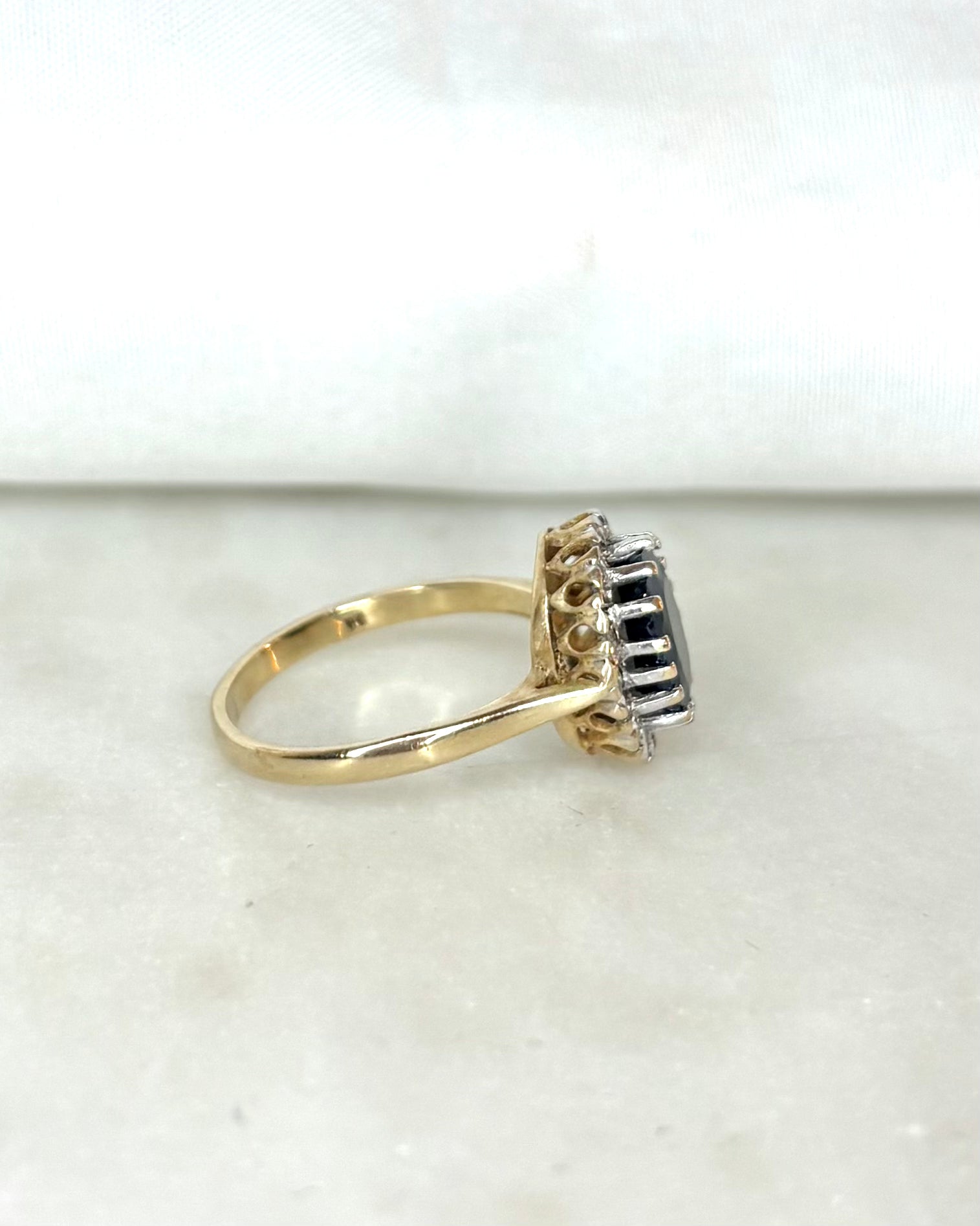 Bague Marguerite Saphir 1.90 carat & Diamants "Adèle"