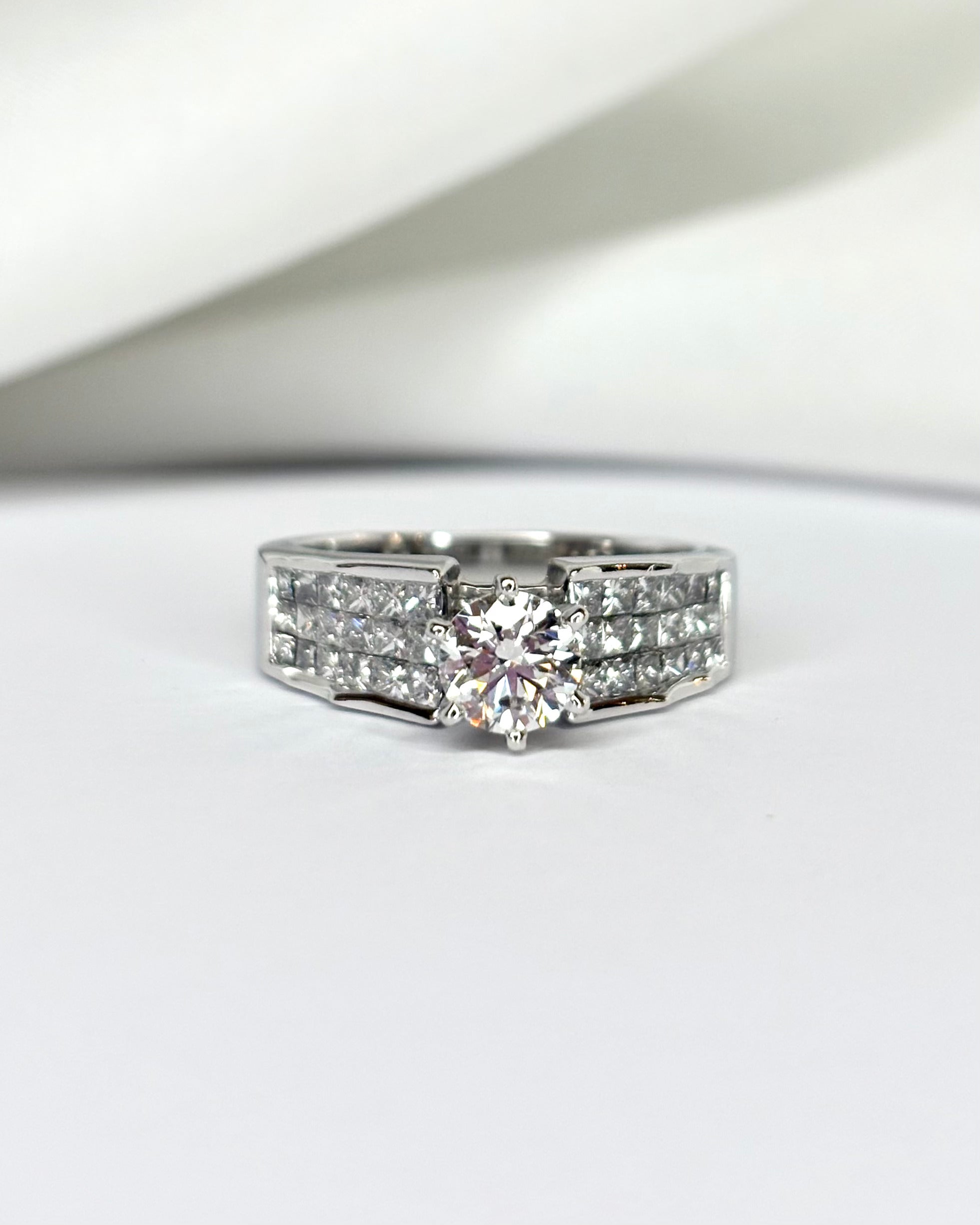 Anillo solitario diamante 1.14 quilates "Adela"