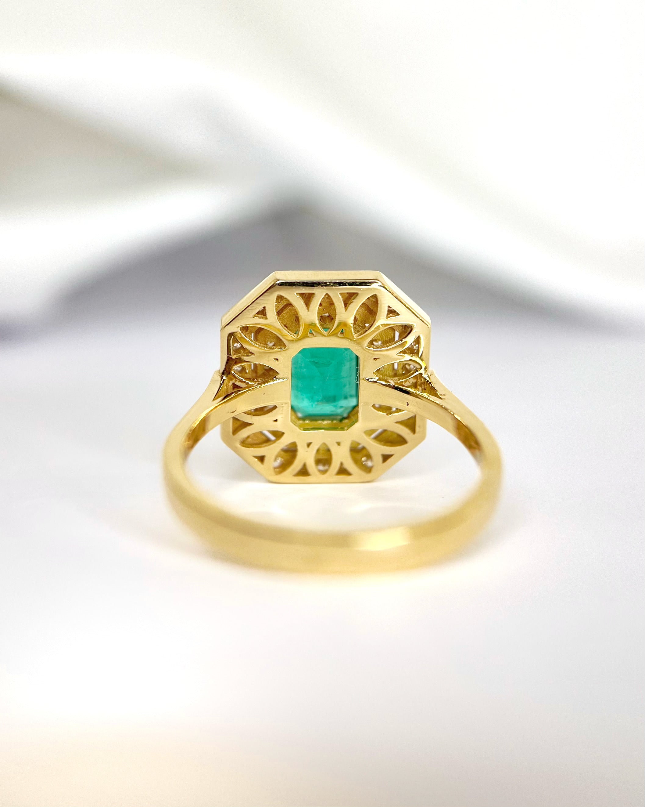 Art Deco-Style Ring, 1-Carat Emerald & 0.76-Carat Diamonds, 4.45 g “Anais”