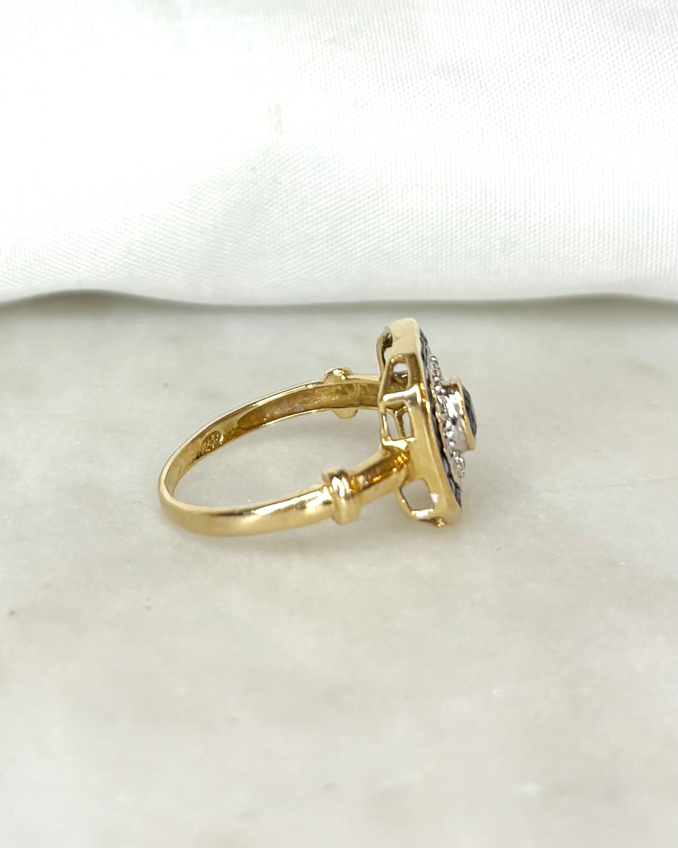 Bague Style Art Déco Saphirs 0.55 carat & Diamants "Noémie"