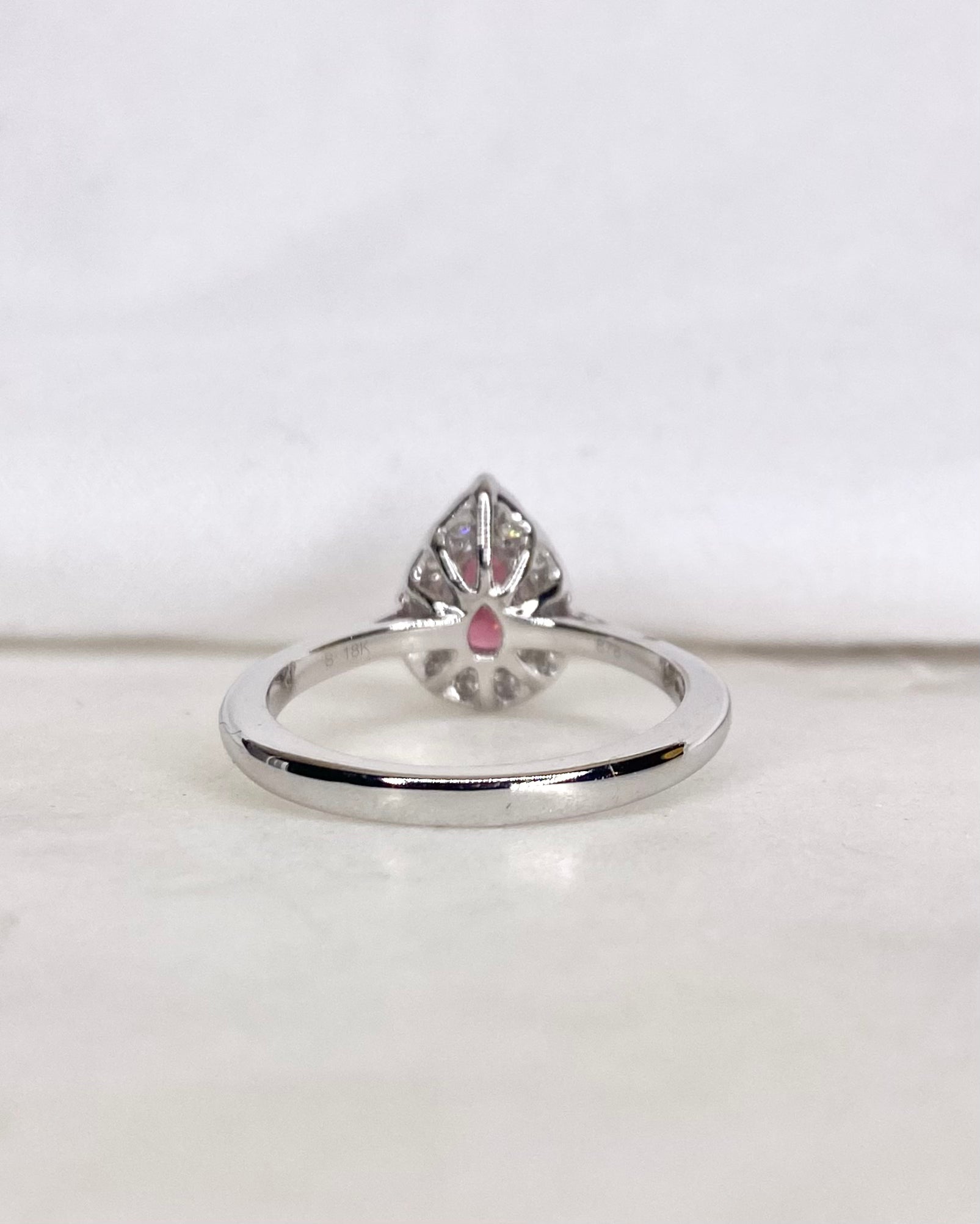 Anillo Margarita Turmalina Rosa 0.75 quilates y Diamantes "Salma"