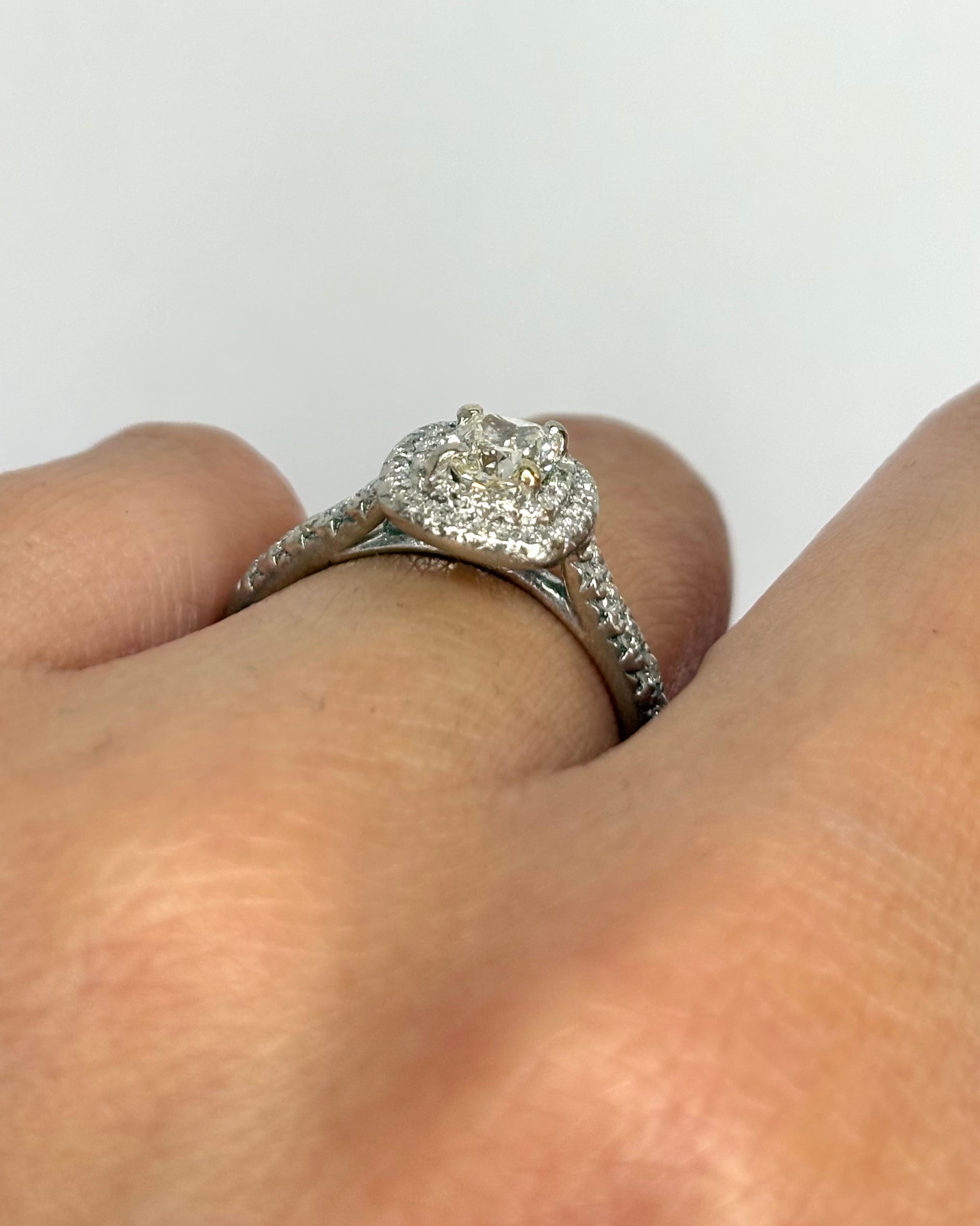 Anillo solitario con diamantes 0,98 quilates "Carine"