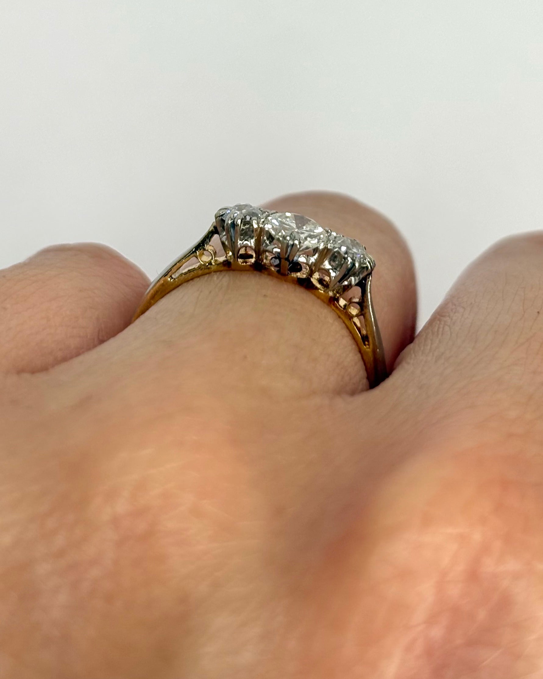 Bague Trilogie Art Deco Diamants 0.44 carat "Clara"