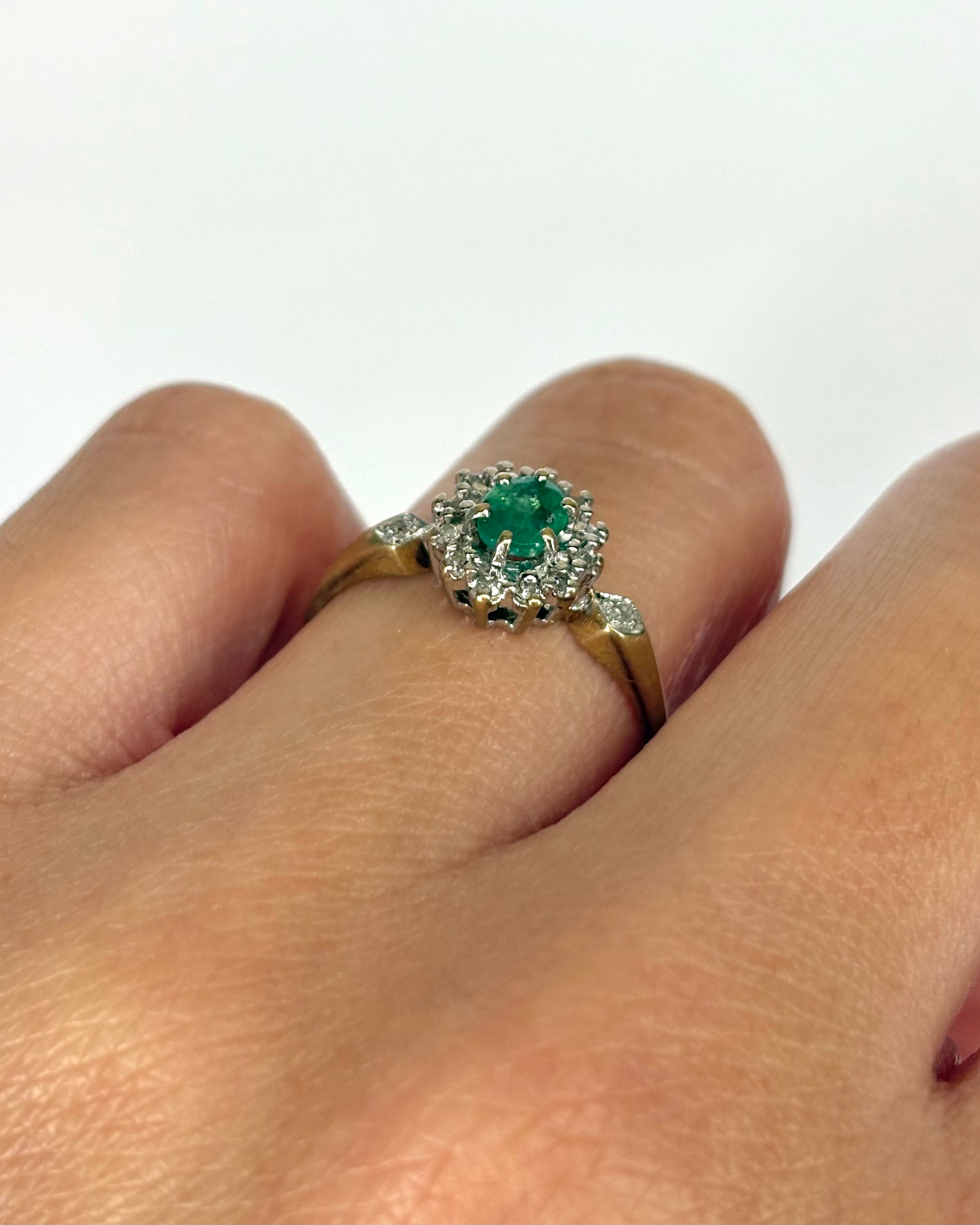 Bague Marguerite Émeraude & 14 Diamants "Tonia"
