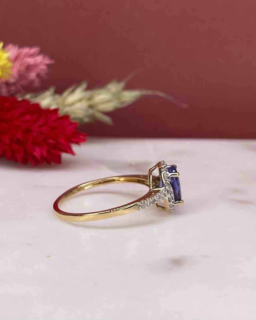 "Lunali" 1.30 Carat Tanzanite & 28 Diamond Daisy Ring