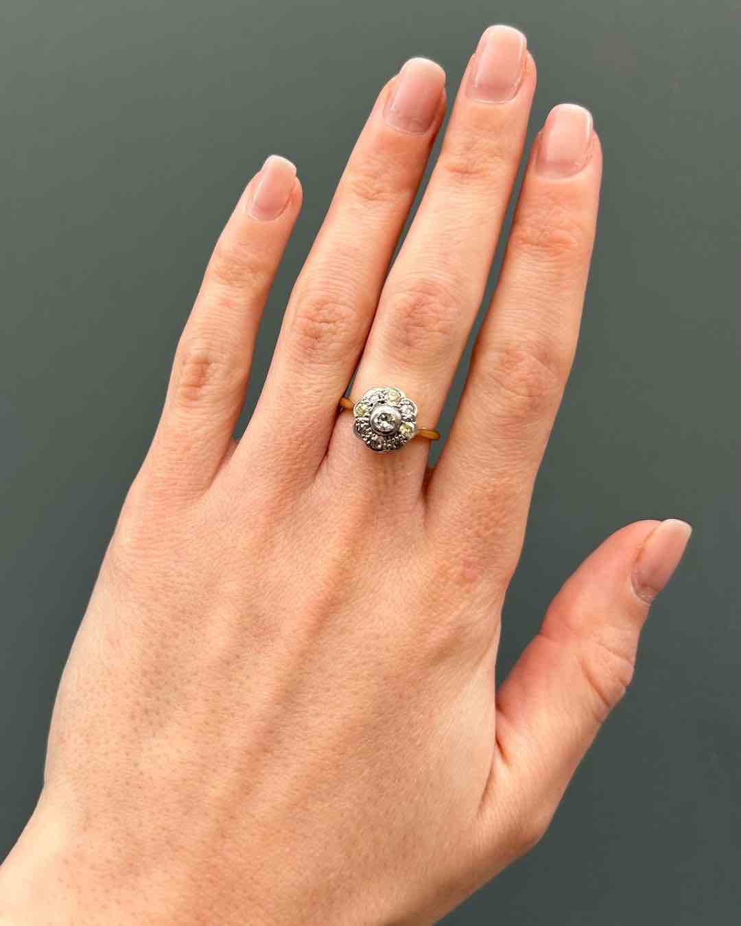 Bague Marguerite Diamants Début du XXe Siècle "Zohra"