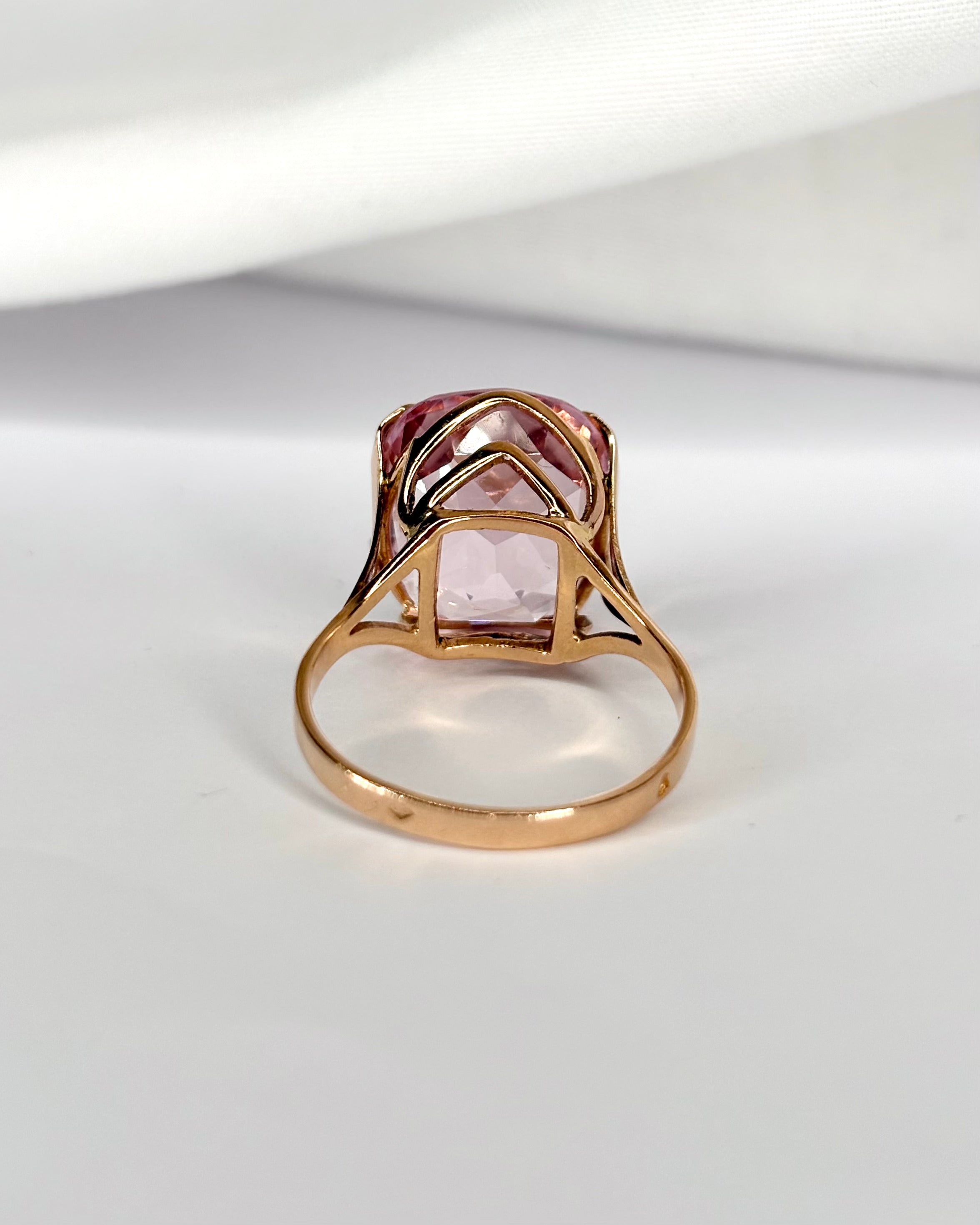 Morganite Cocktail Ring 9.70 carats "Celine"