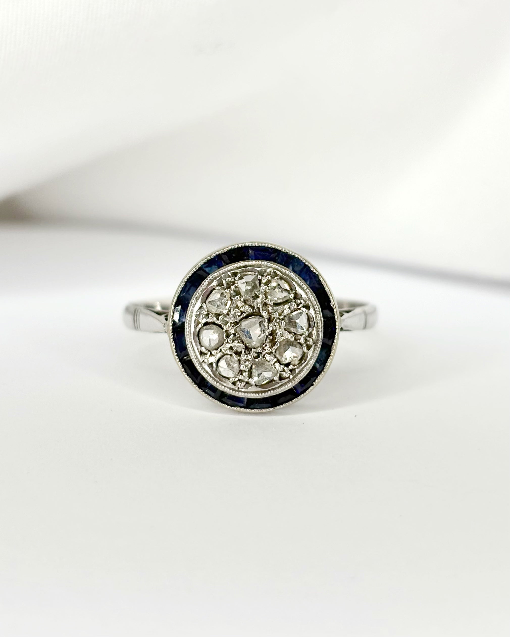 Bague Art Déco 17 Saphirs & 9 Diamants "Jacynthe"