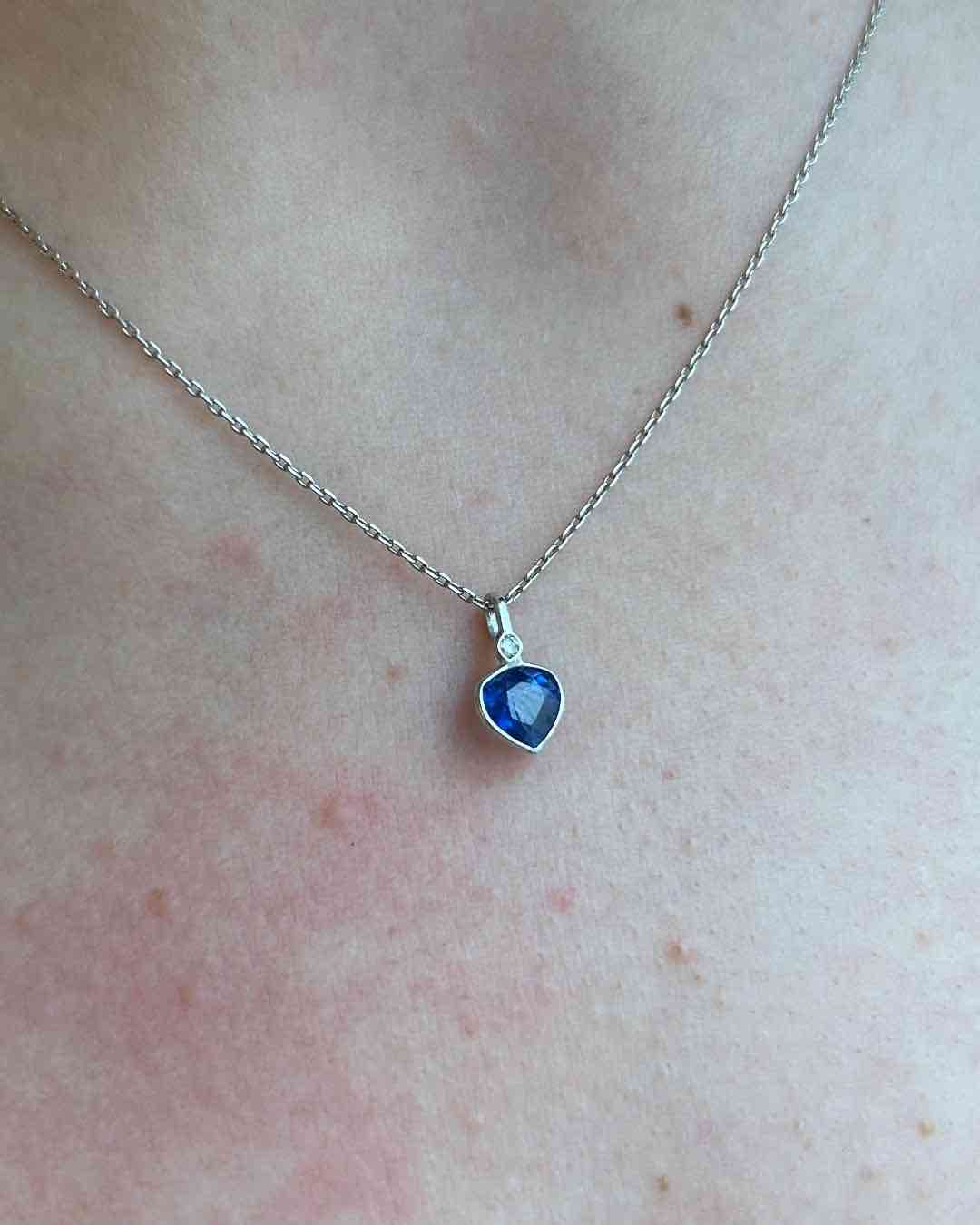 Pendentif Vintage Saphir 0.80 carat et Diamant "Coeur Océan"