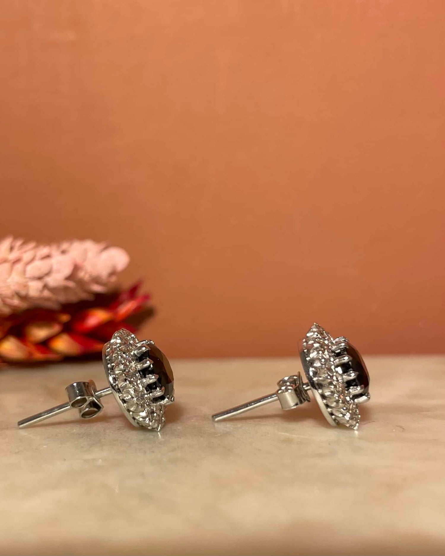 Boucles Marguerite Saphir 2.80 carats & 24 Diamants 0.48 carat "Hailee"