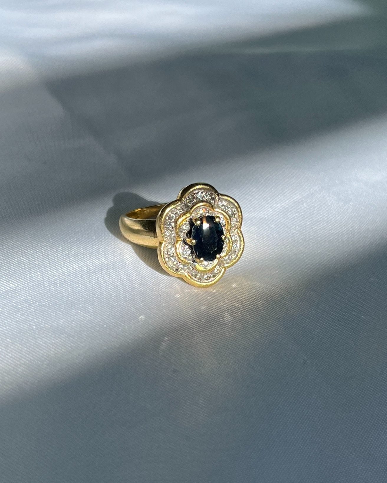 Bague Marguerite diamants & saphir "Céline"