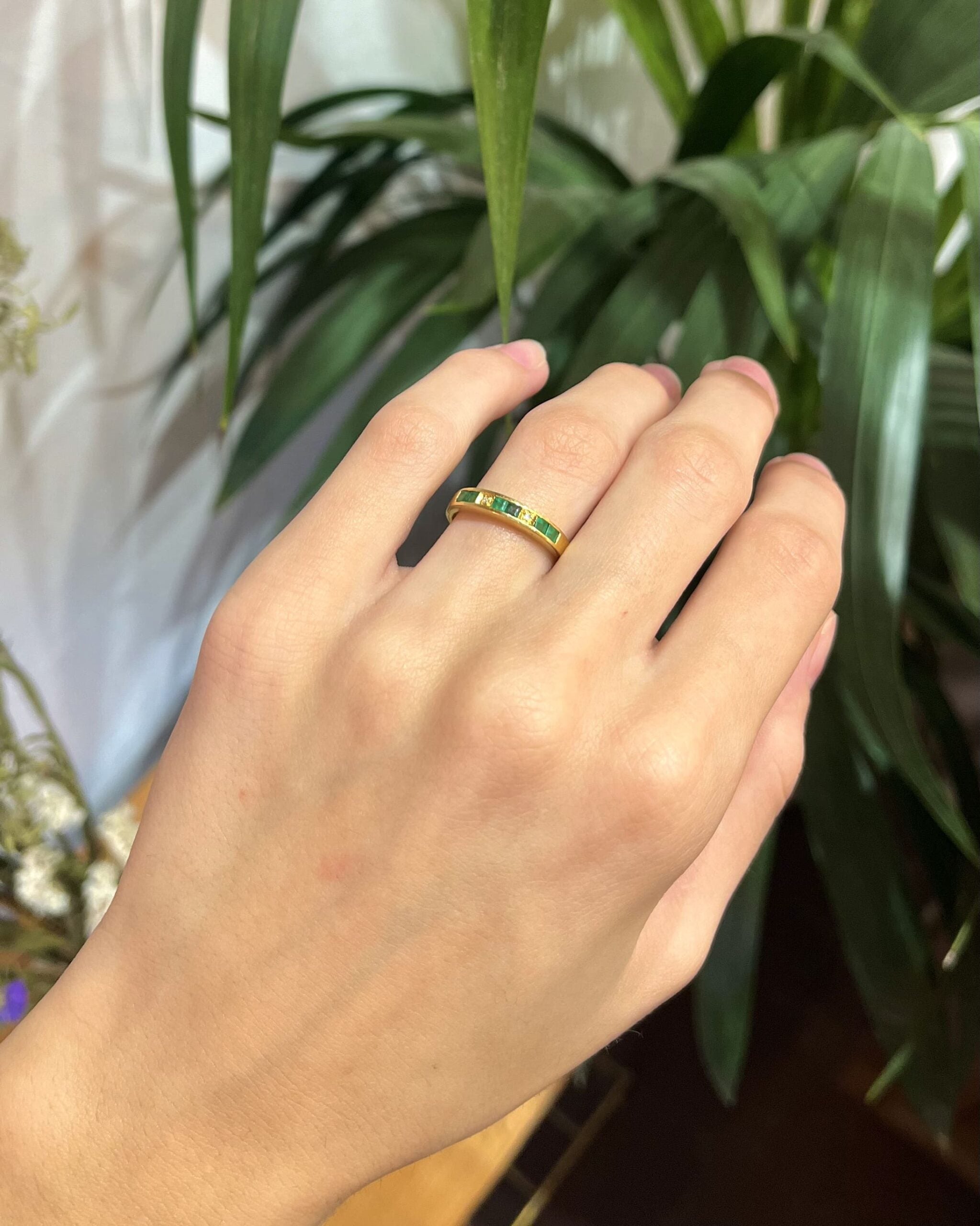 Half Alliance 6 Emeralds & 2 Diamonds "Hazel"
