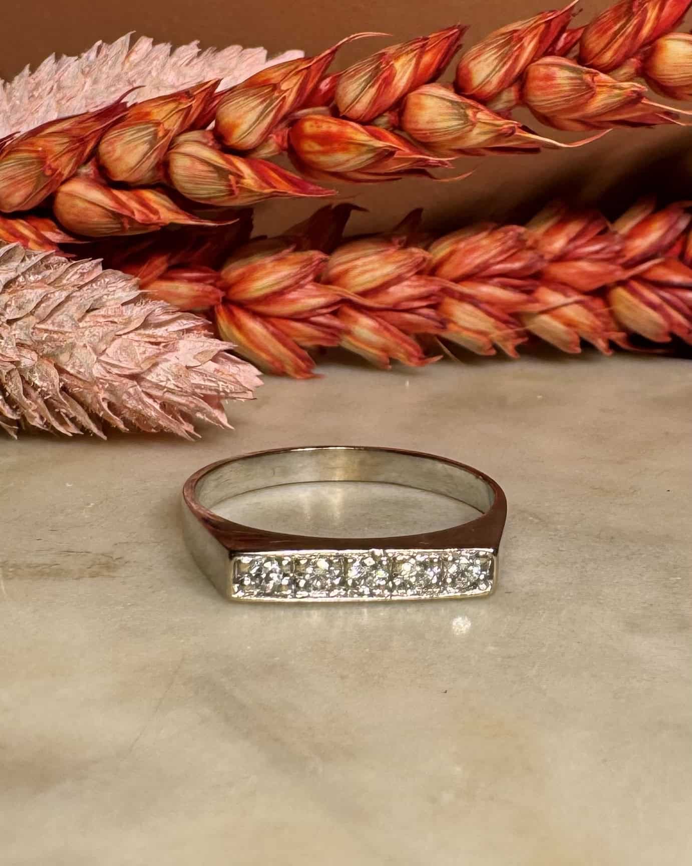Anillo de río de 5 diamantes "Poppy"