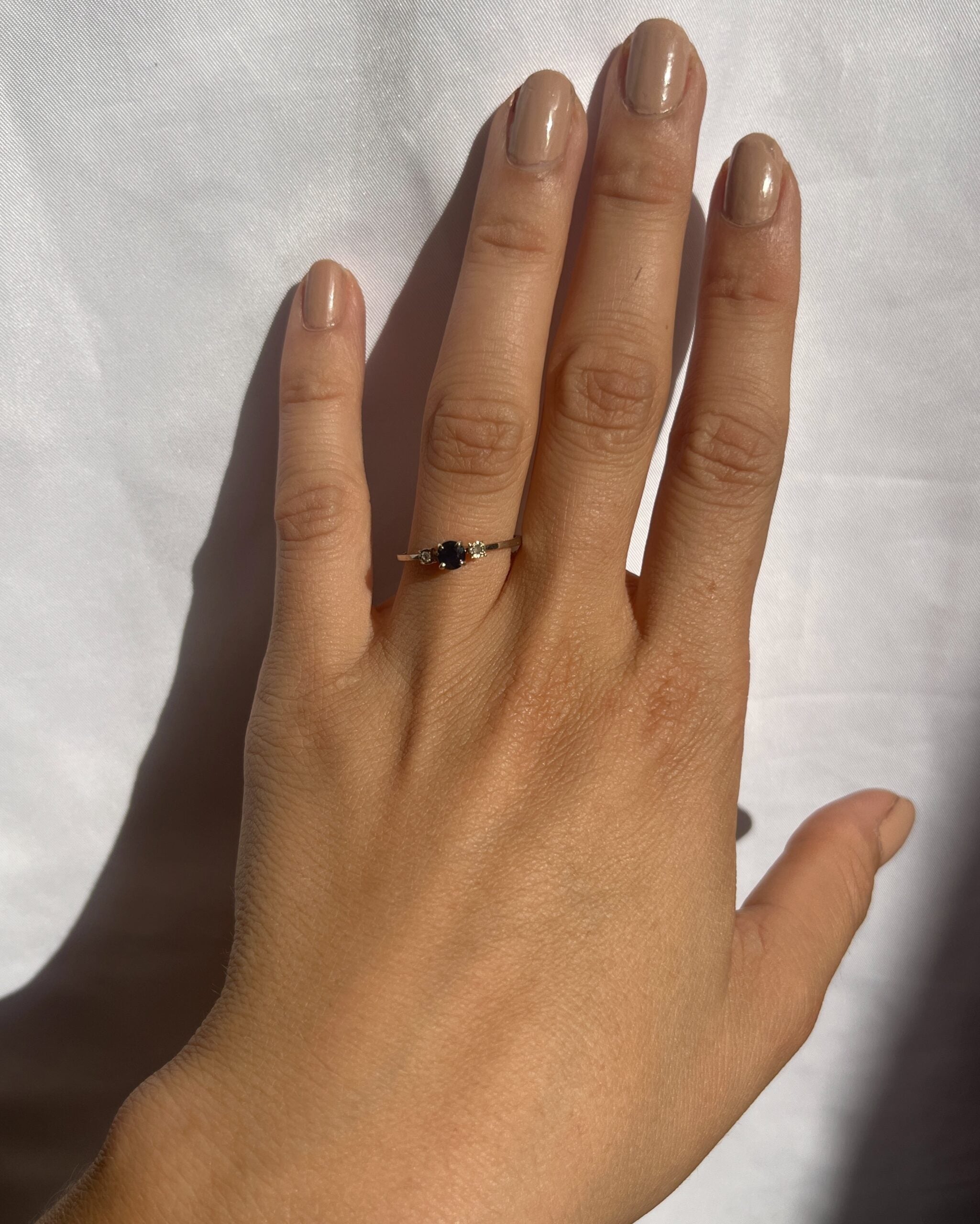 Anillo trilogía de zafiros y diamantes "Uyuni"