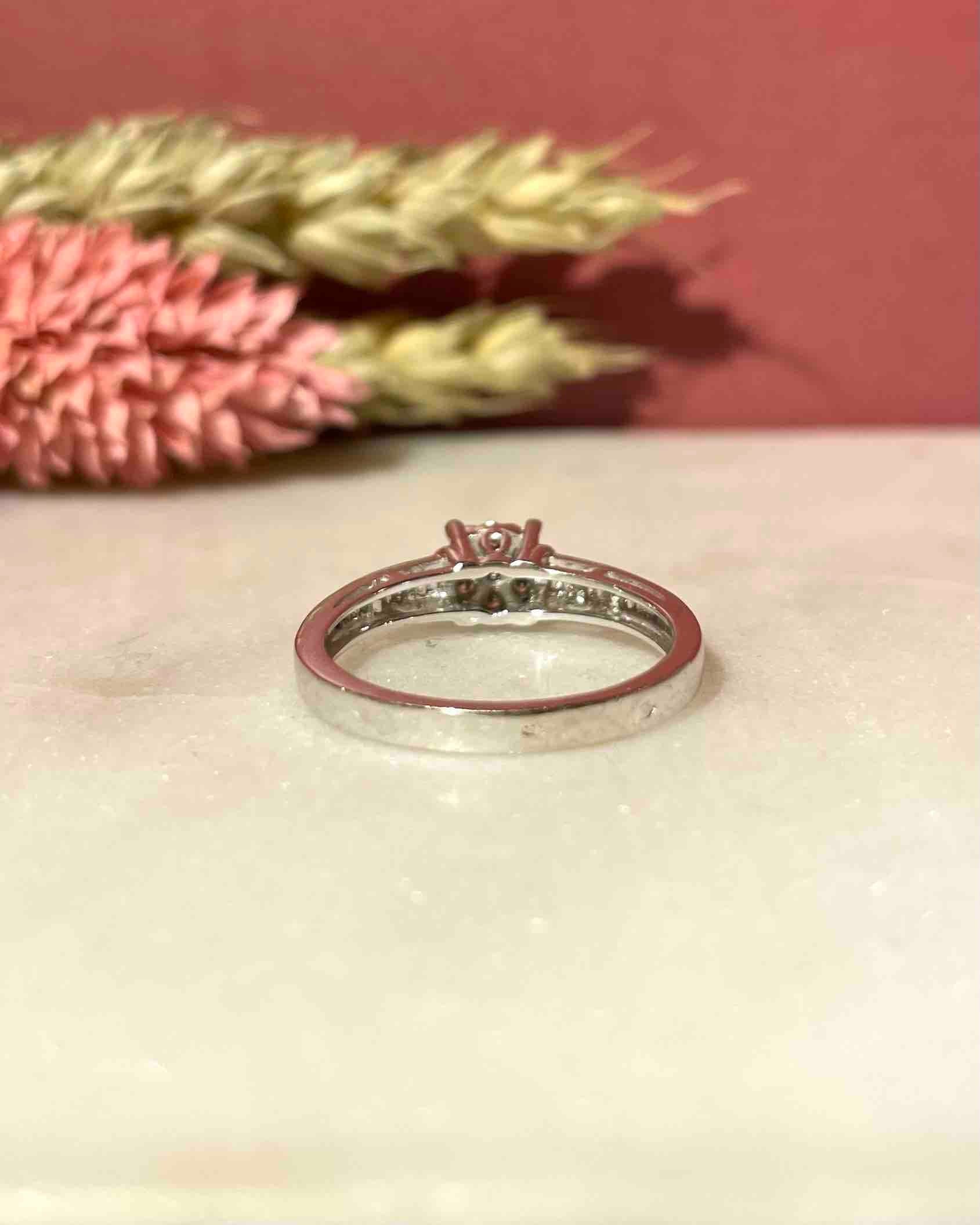 Anillo Solitario 27 Diamantes "Aurore"