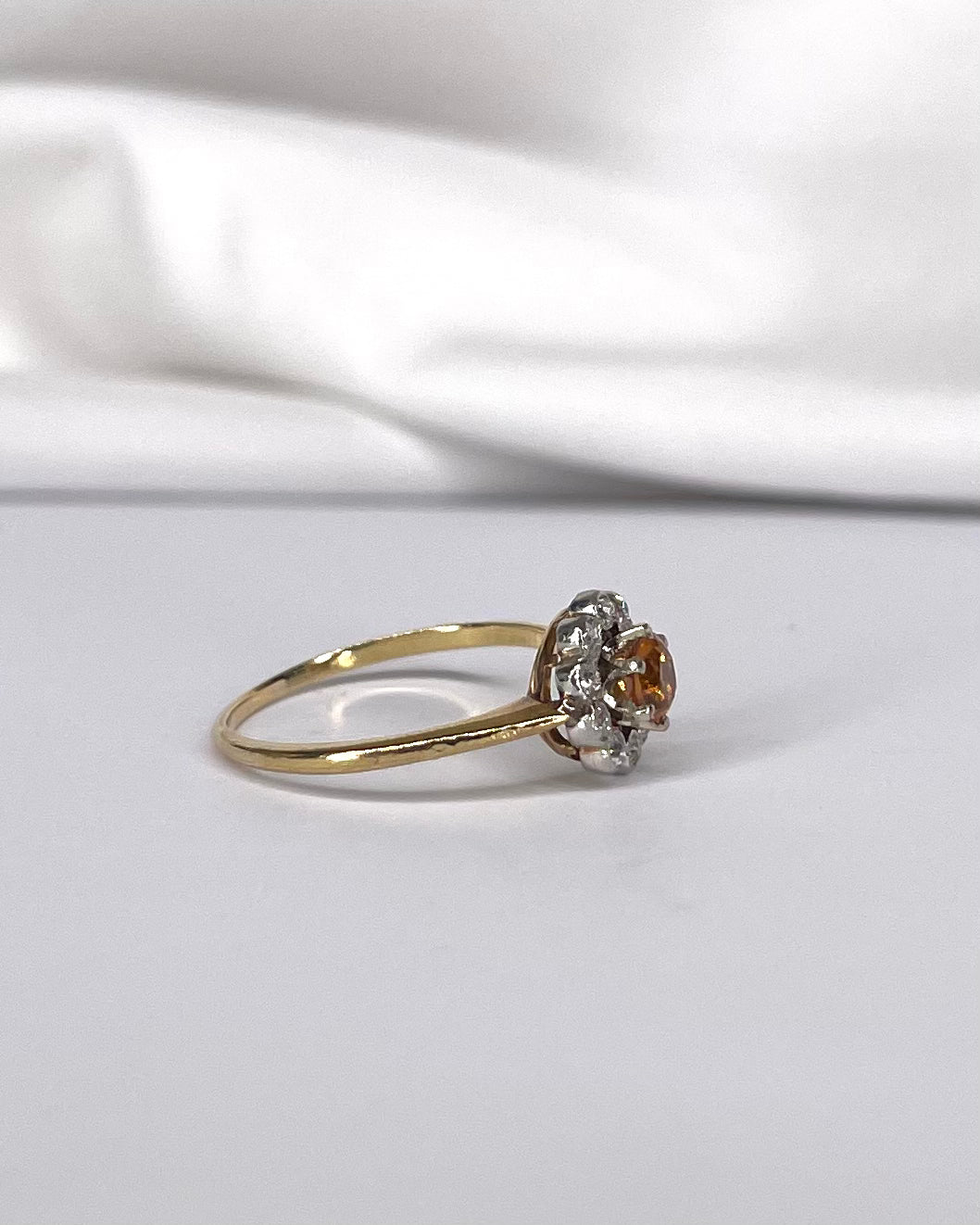 Bague Marguerite Grenat Hessonite 0.37 carat & 10 Diamants "Alexia"