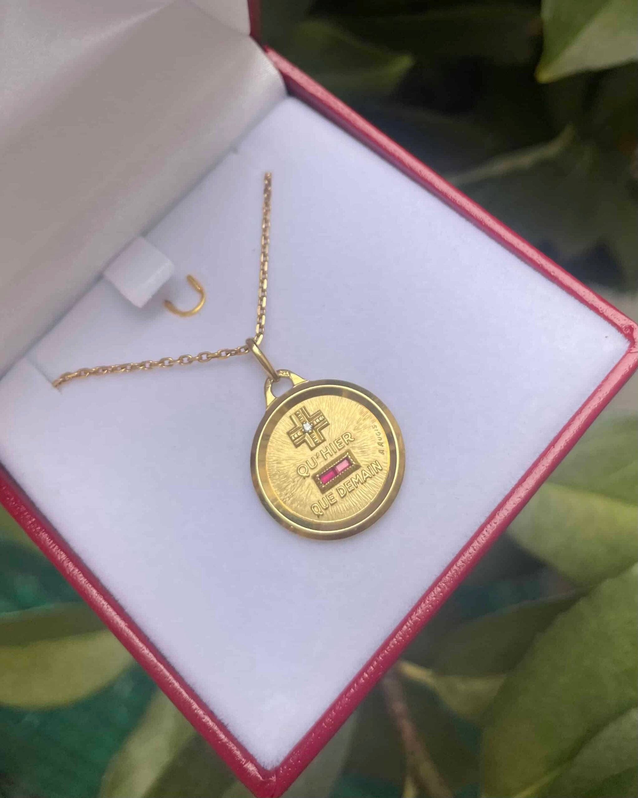 Pendentif Médaille D&