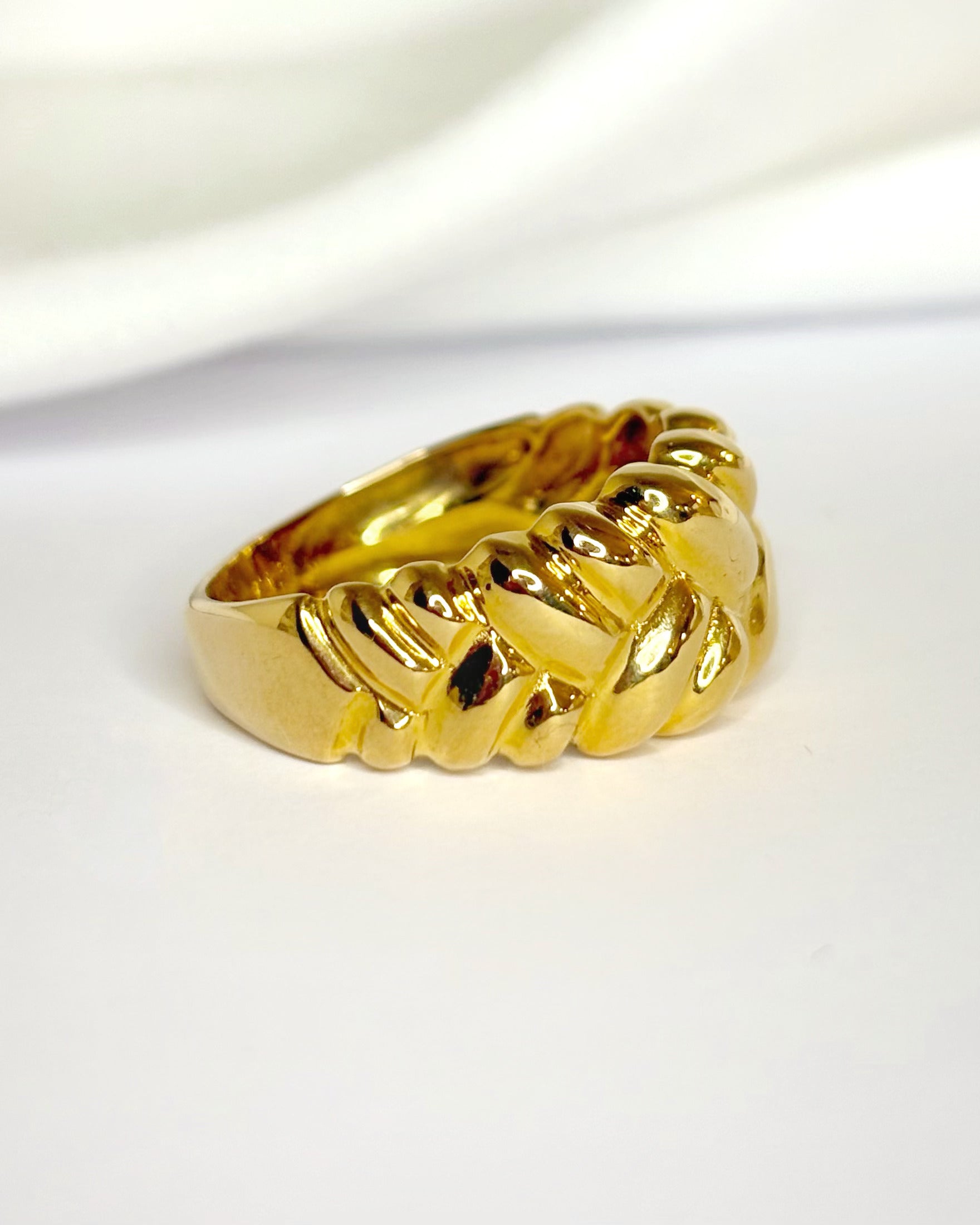Anillo rígido de oro amarillo de 18 quilates 5,48 g "Adam"