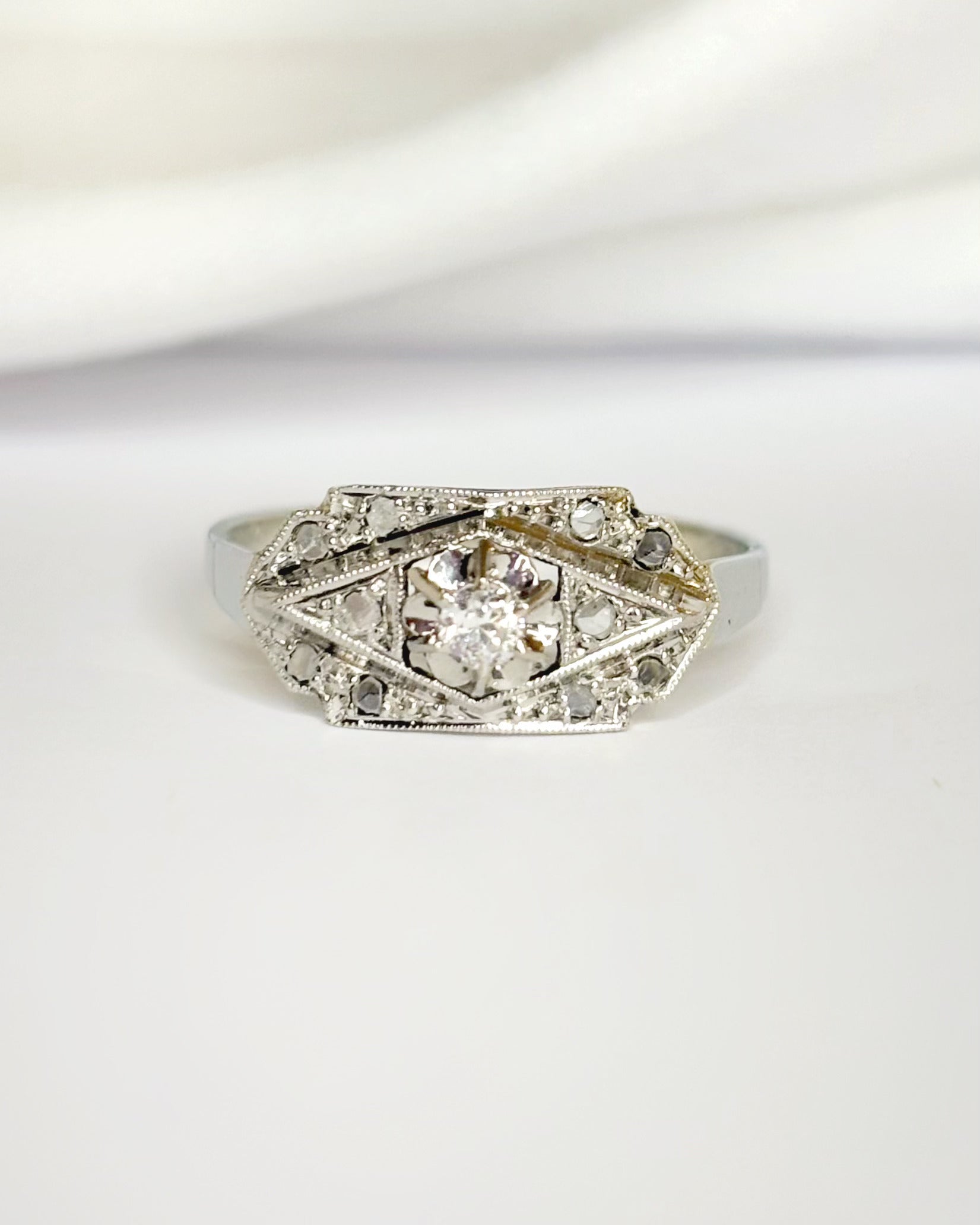 Anillo Art Déco con diamantes "Michaela"