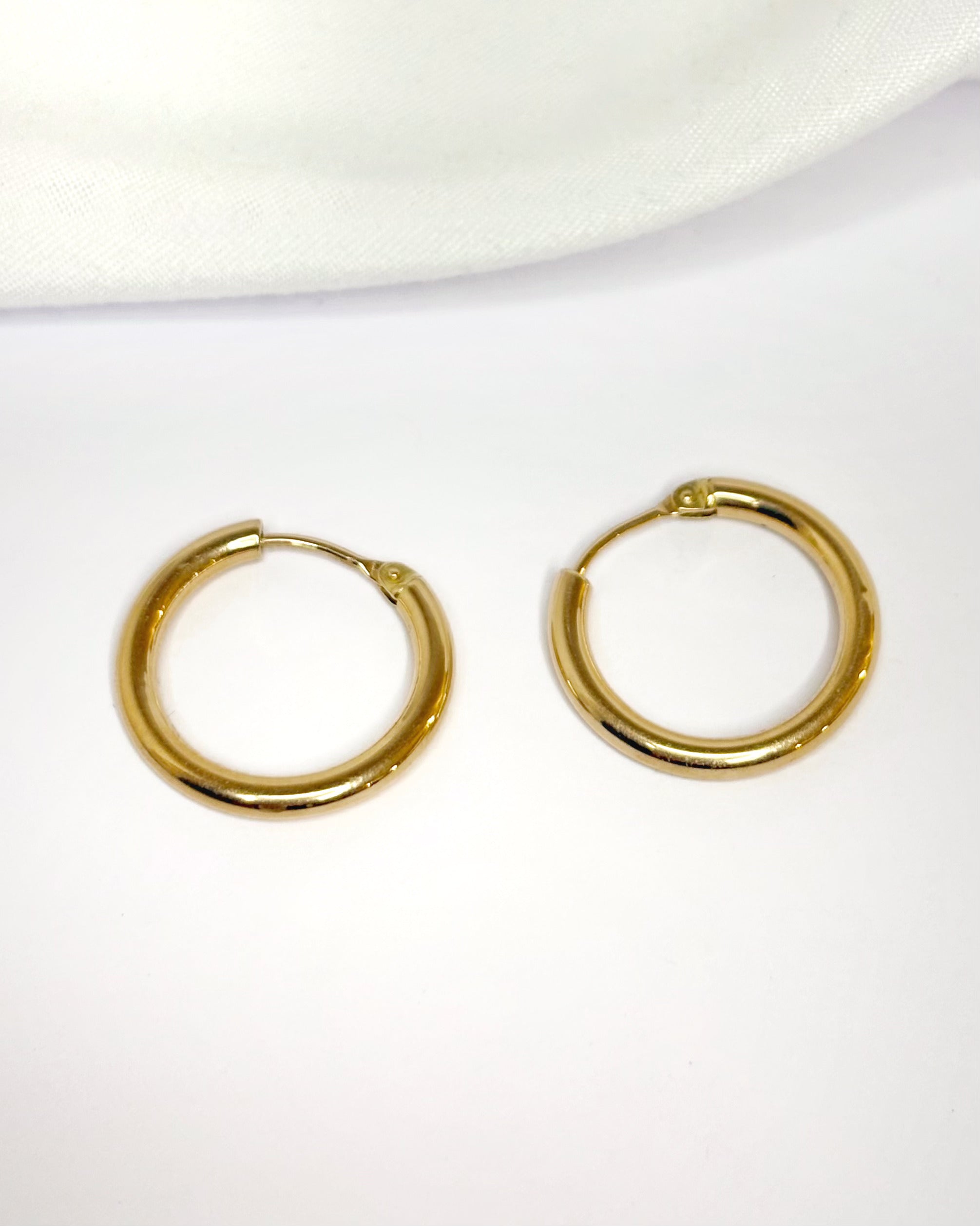 Créoles de oro amarillo de 18 quilates "Jasmine"