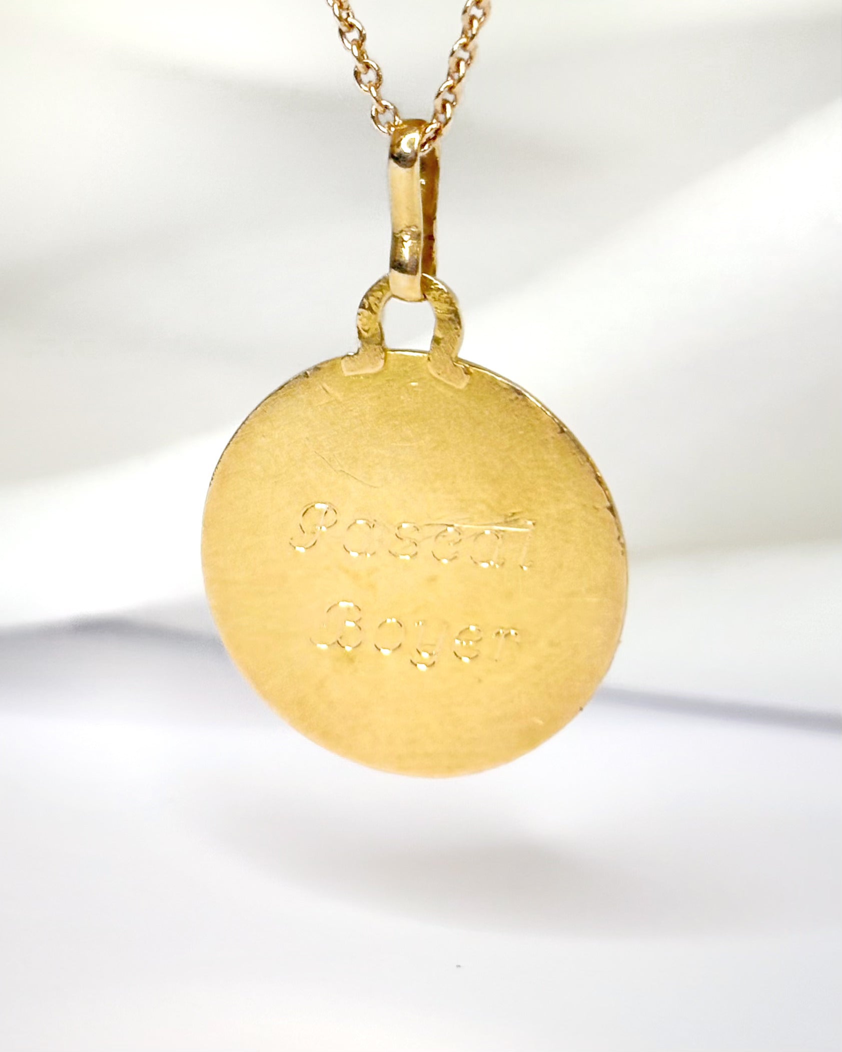 Medalla Oro Amarillo 18 quilates "Uriel"