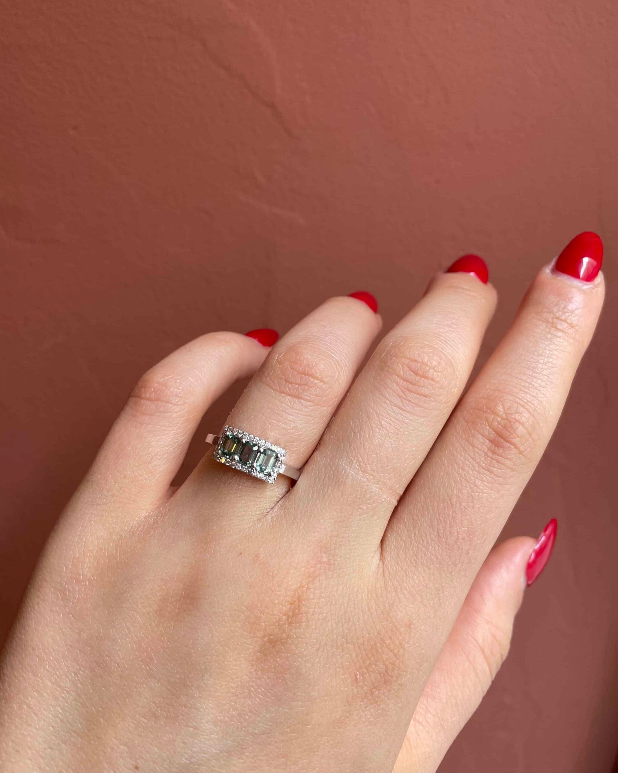 Bague Trilogie Saphirs Verts et Diamants "Manaya"