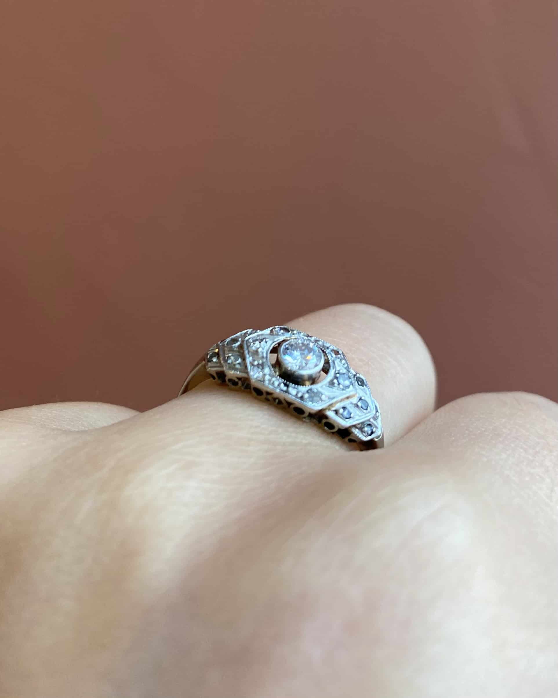 Bague Vintage Art-Déco 17 Diamants 0.37 carat "Monica"