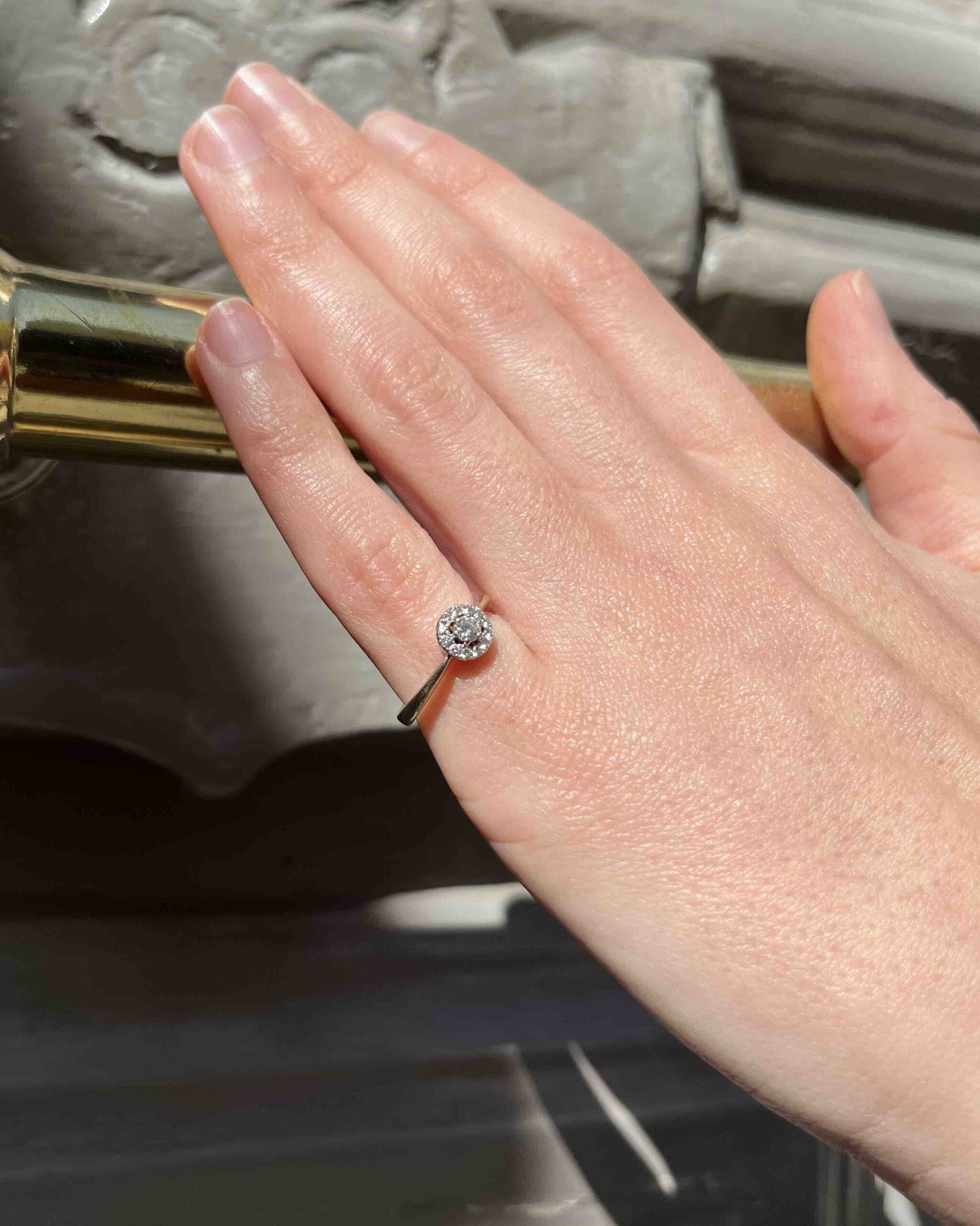 Anillo de margaritas con diamantes "Dina"