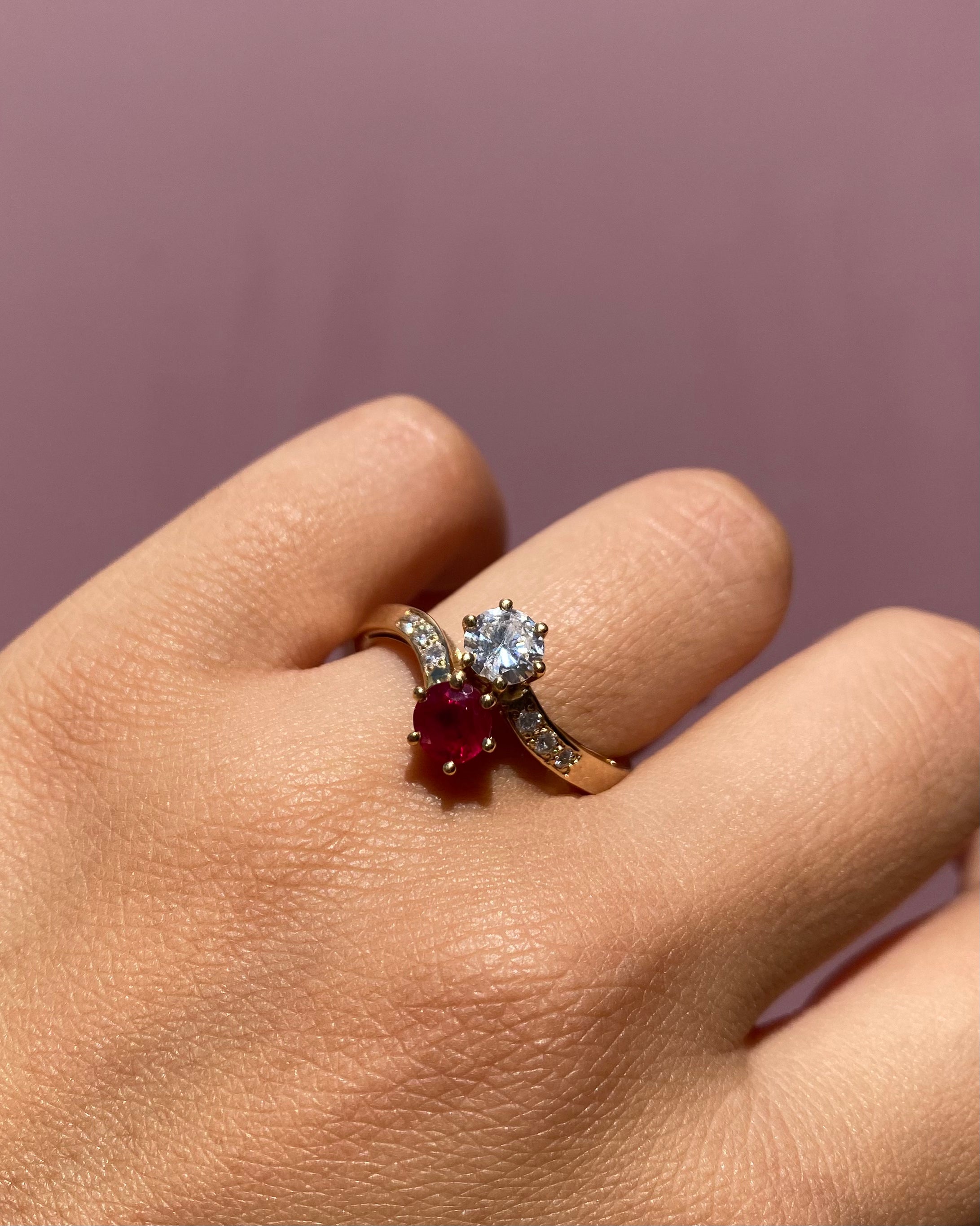 Anillo Tú y Yo Rubí 0.70 quilates y Diamantes "Blandine"