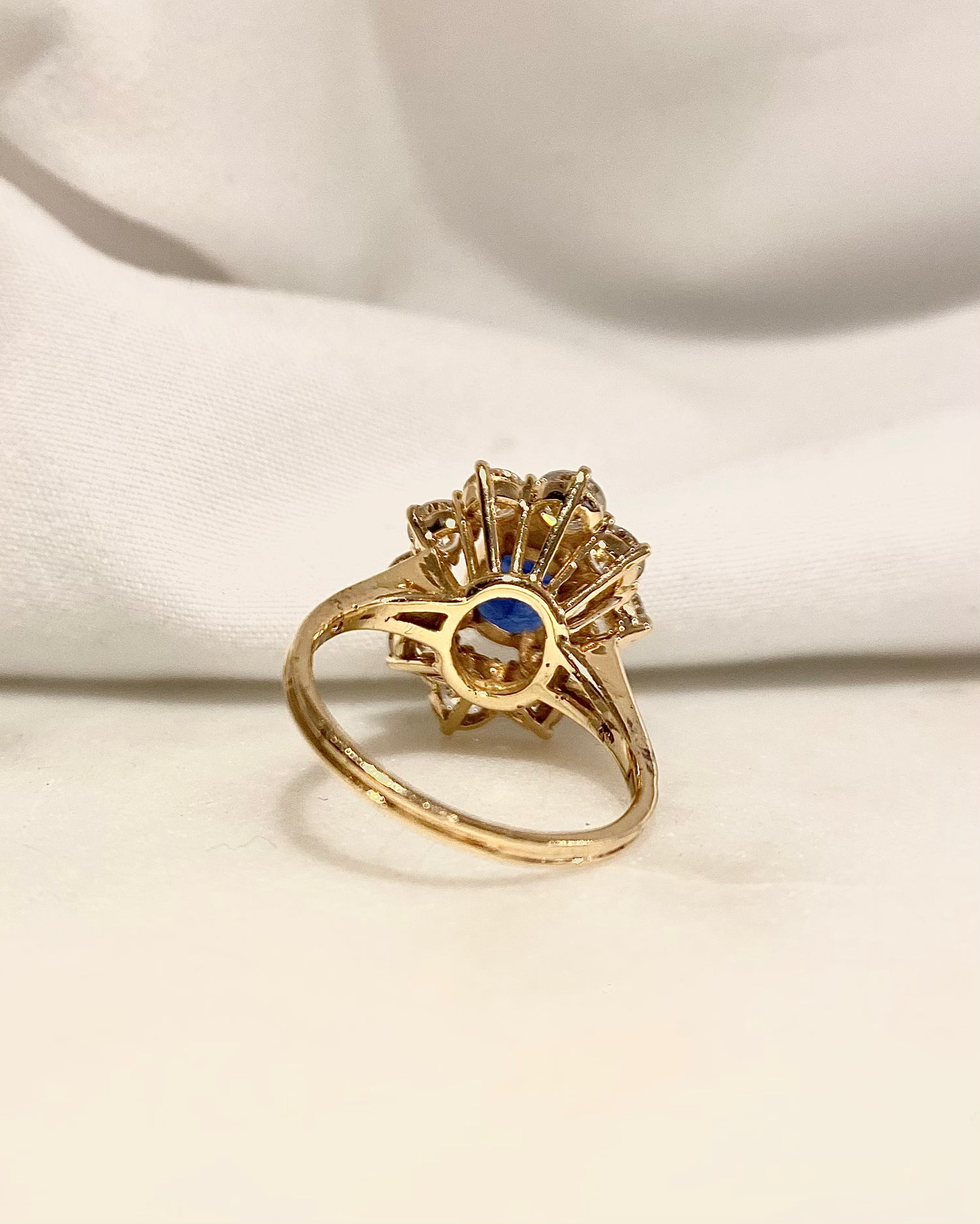 Bague Marguerite Saphir 1.20 carat & Diamants 2 carats "Eleonore"