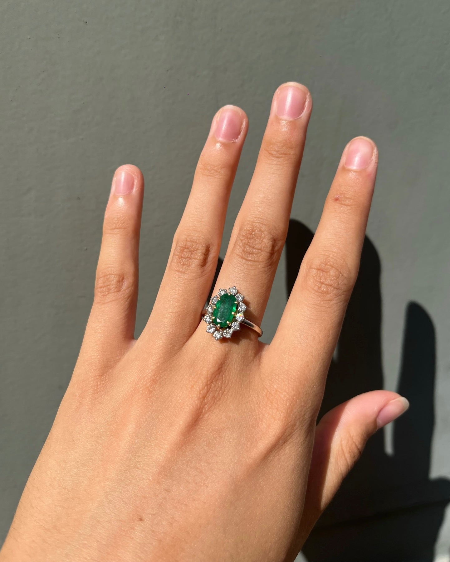 Bague Marguerite Émeraude et Diamants "Cassie"