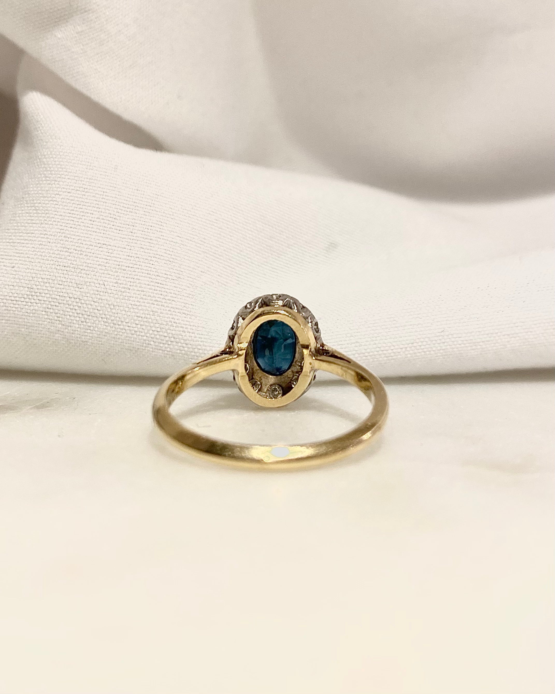 Anillo Margarita Zafiro 1 quilate y Diamantes "Esther"